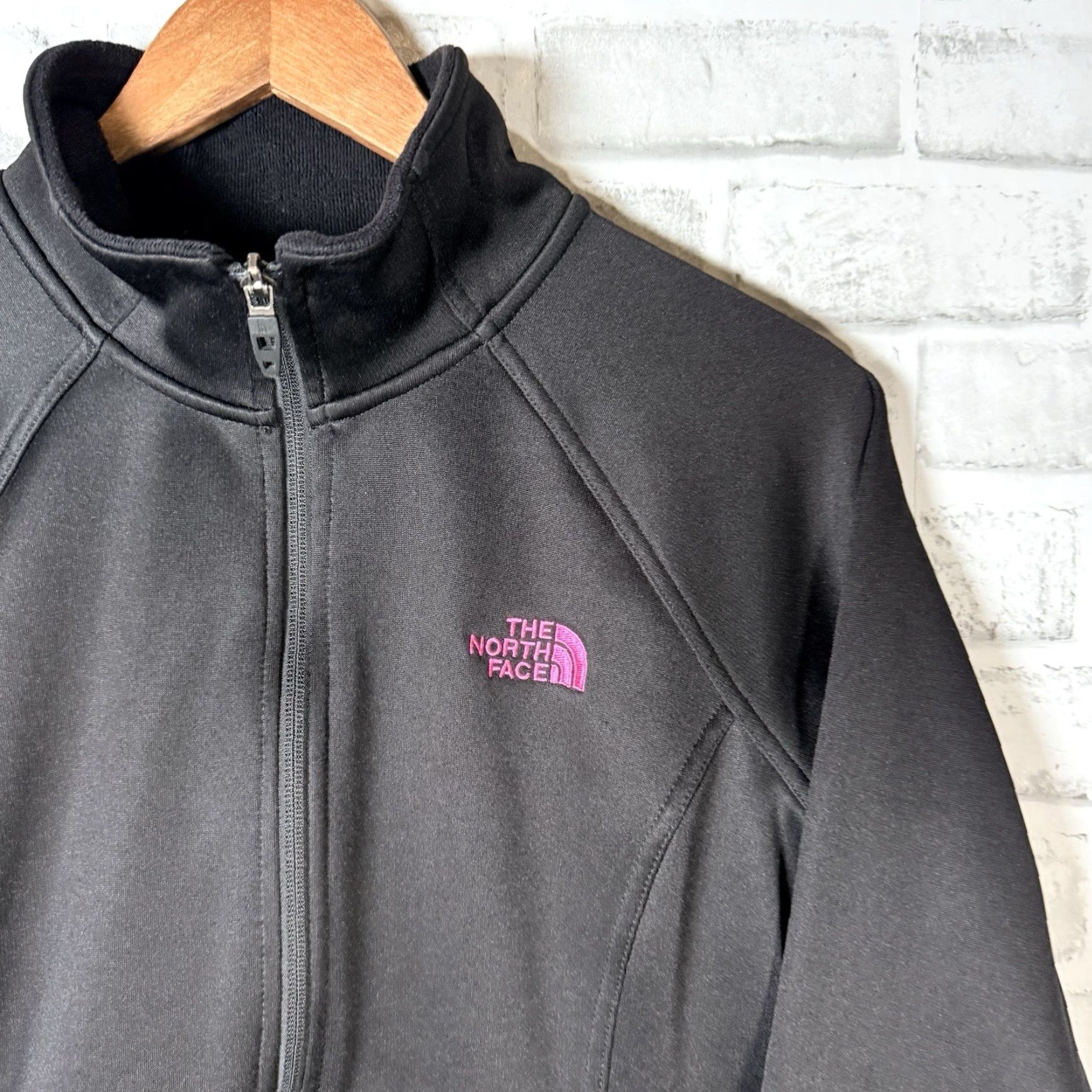 The North Face The North Face Black Full-Zip Athletic Jacket Womens Size M Size M / US 6-8 / IT 42-44 - 2 Thumbnail