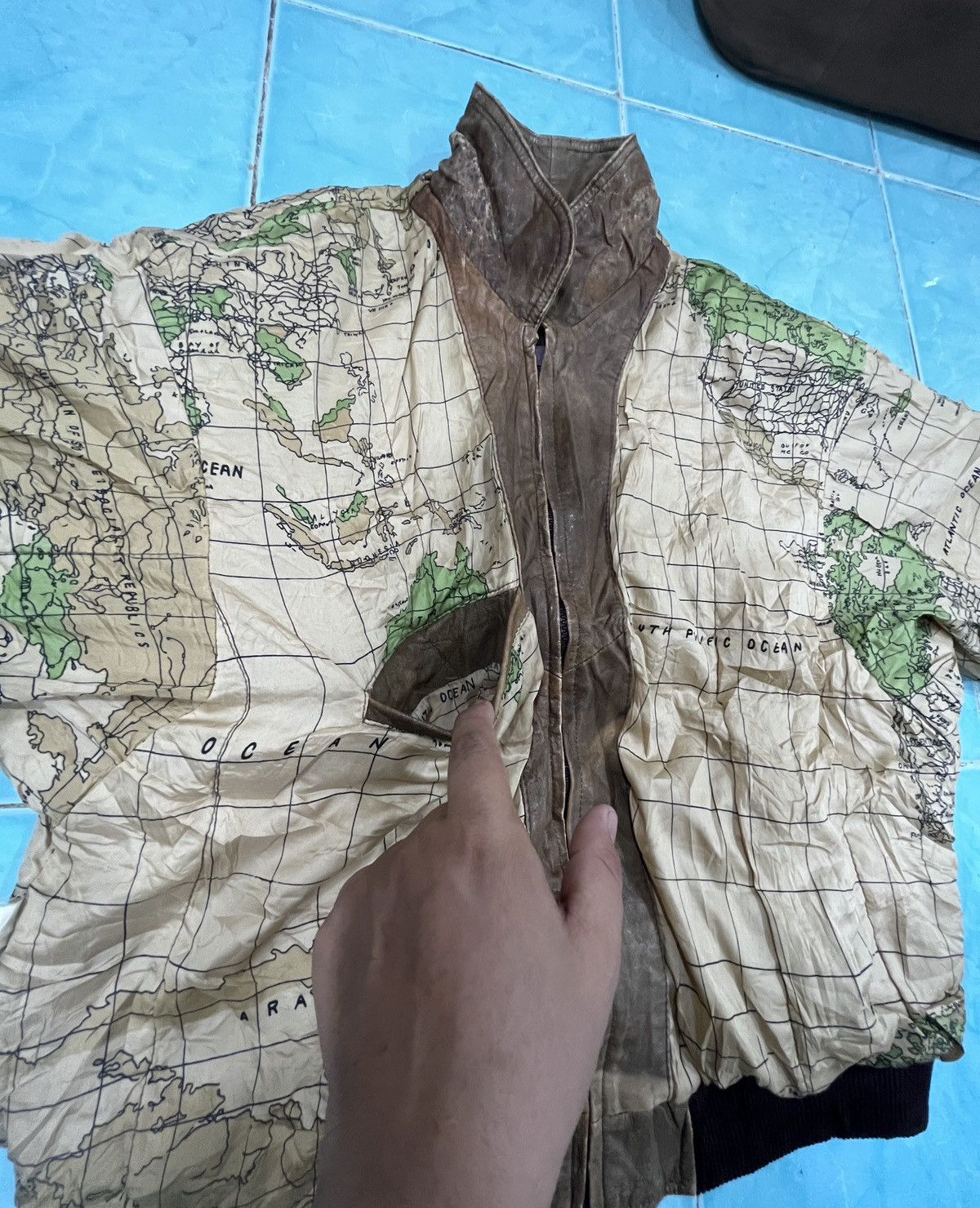 Japanese Brand × Leather VINTAGE RARE "World Map" Leather Jacket Bomber Size US L / EU 52-54 / 3 - 12 Thumbnail