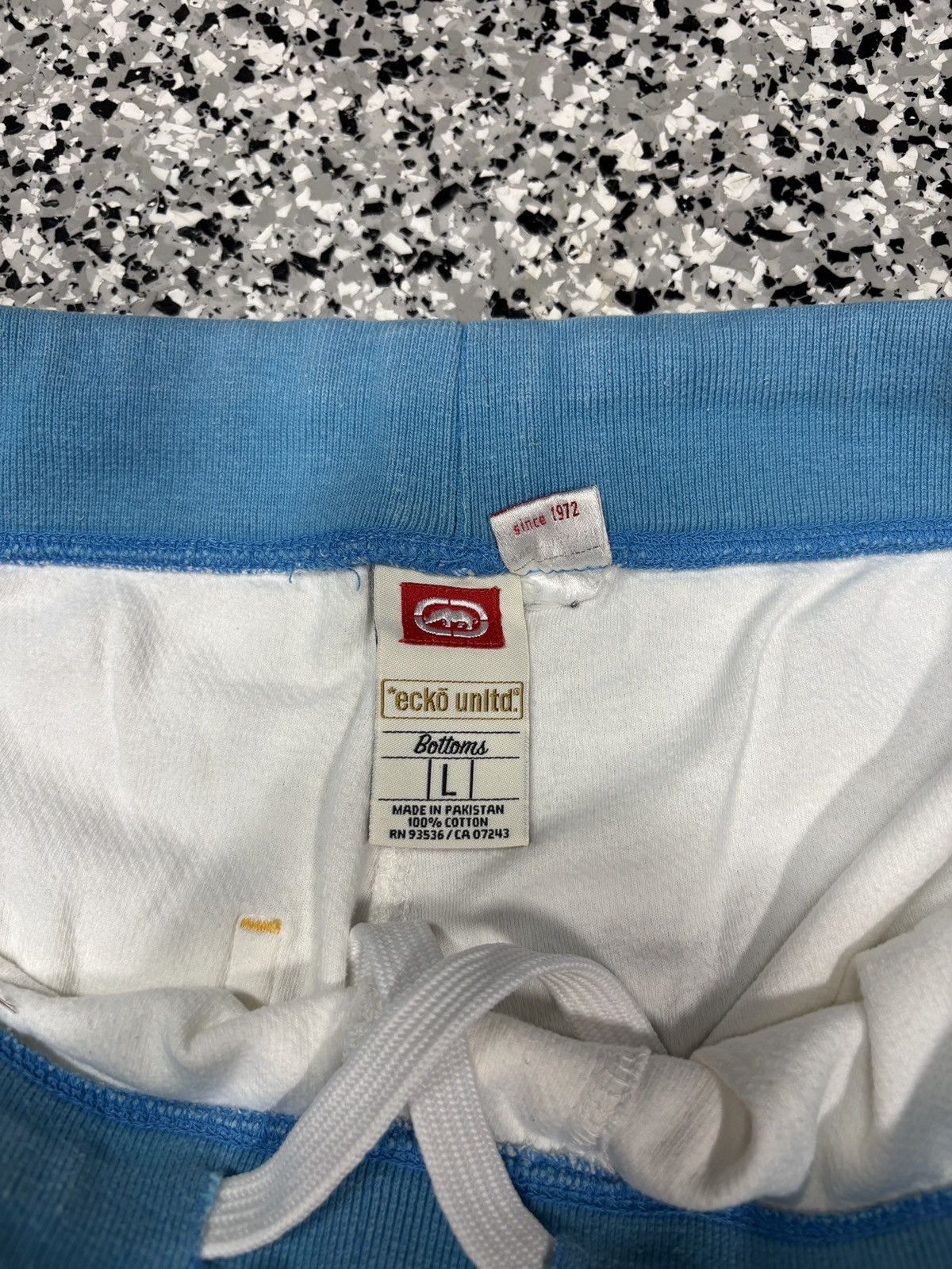 Ecko Unltd. Y2K Ecko Untld. Embroidered White Baggy Sweat Shorts Size L Size US 34 / EU 50 - 3 Thumbnail