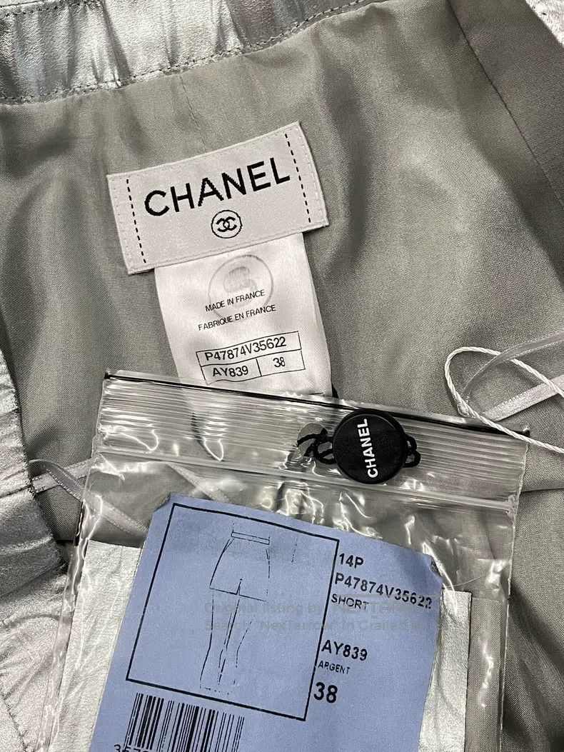 Chanel Chanel Silver shiny shorts Size 25" / US 0 / IT 36 - 5 Thumbnail