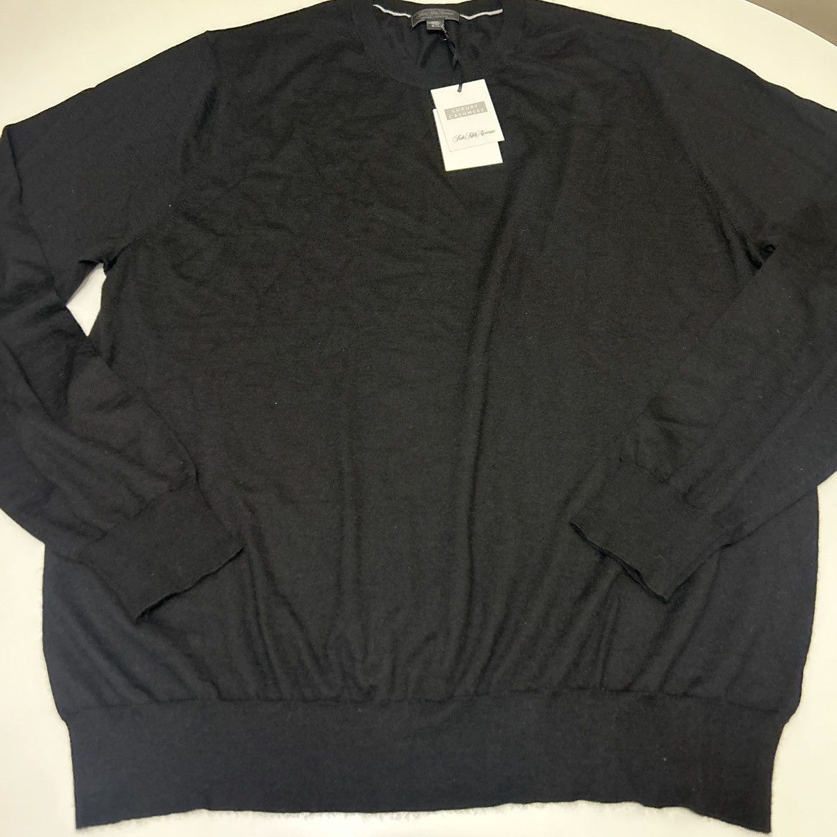 Saks Fifth Avenue Mens Saks Fifth Avenue Cashmere Crewneck Sweater black sz XL Size US XL / EU 56 / 4 - 1 Thumbnail