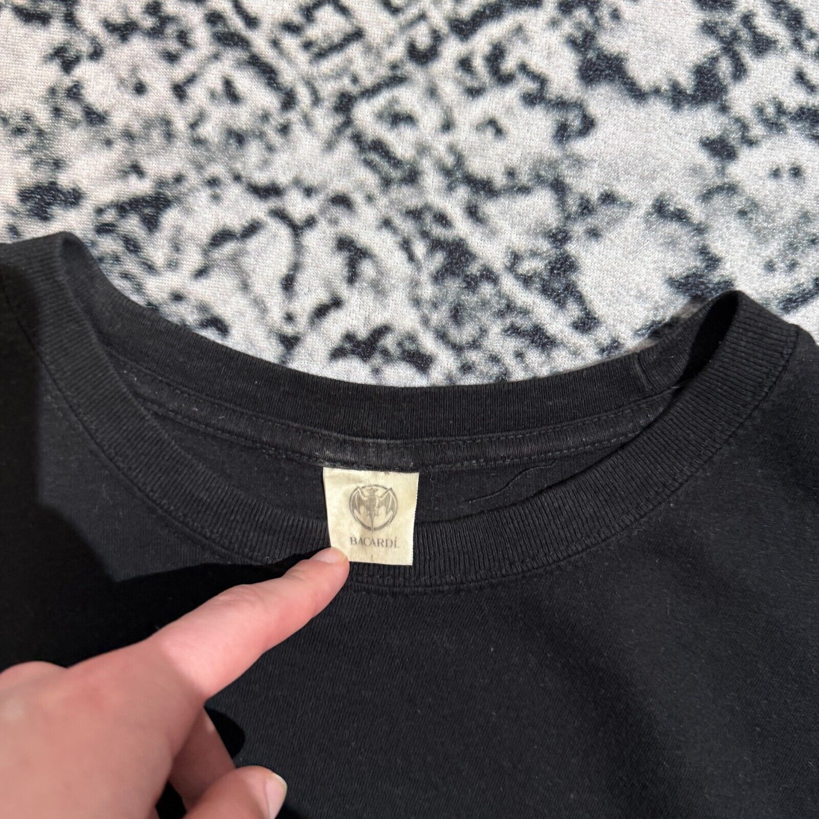 Vintage Vintage Bacardi Unisex Black Cotton T-Shirt Size L Y2K 90s Size US L / EU 52-54 / 3 - 5 Thumbnail