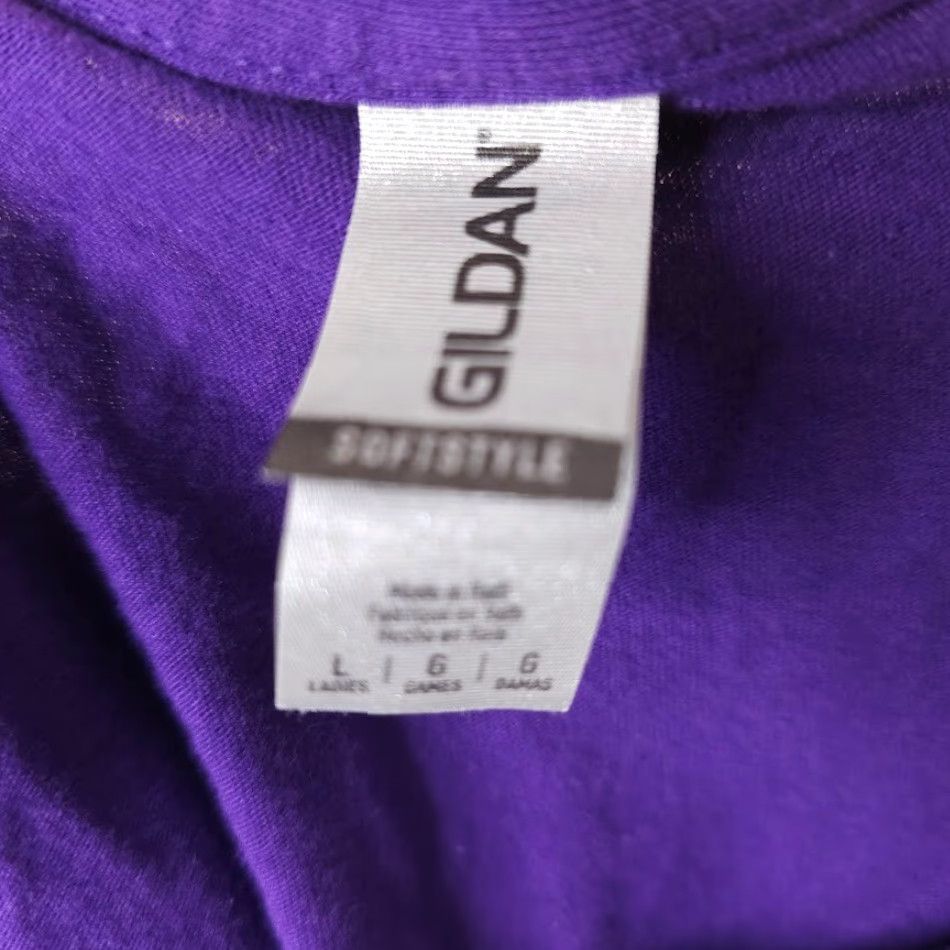 Gildan **Purple Powerd By Crystals T-Shirt Women's Size Small** User: Powered By Crystals T-Shirt Women's Size Small Purple Size S / US 4 / IT 40 - 5 Thumbnail