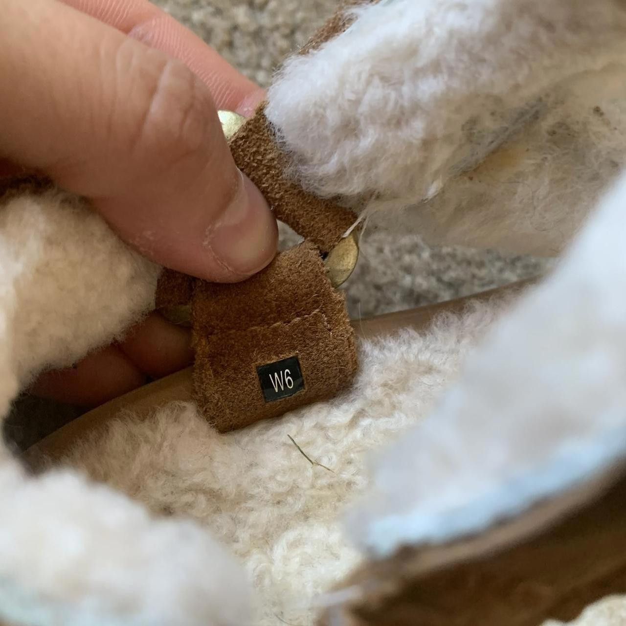 Teva Nwt Teva Hurricane Shearling Leather Size US 6 / IT 36 - 4 Thumbnail