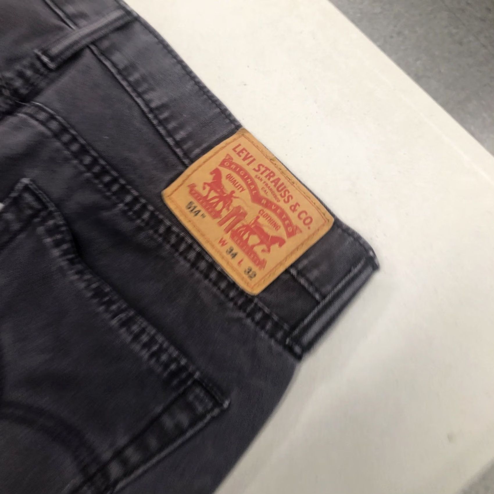 Levi's Levi's 514 Jeans Straight Denim Zip Fly 34x31 Dark Gray Black 5-Pocket Men Adult Regular Size US 34 / EU 50 - 2 Thumbnail