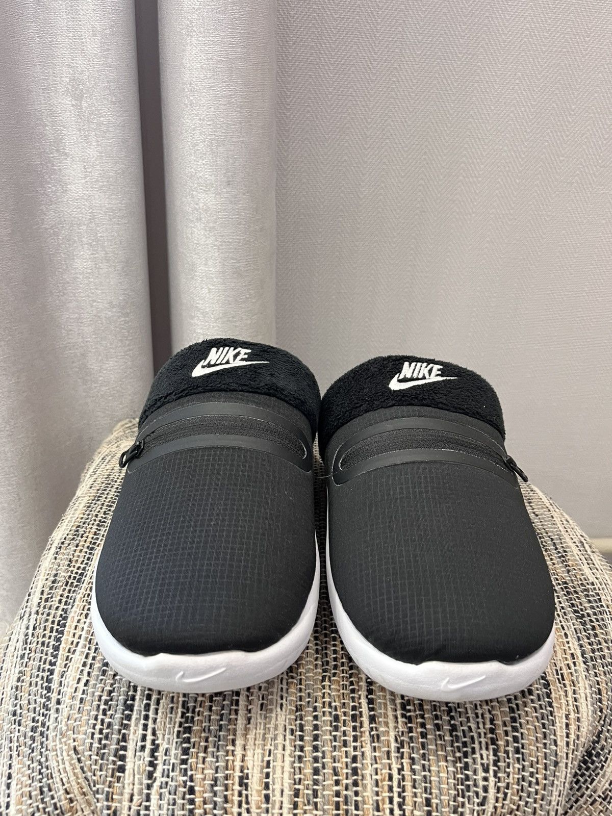 Nike × Vintage Nike Burrow Slide Fleece Outdoor Slipper Black Unisex Size US 8 / EU 41 - 4 Thumbnail