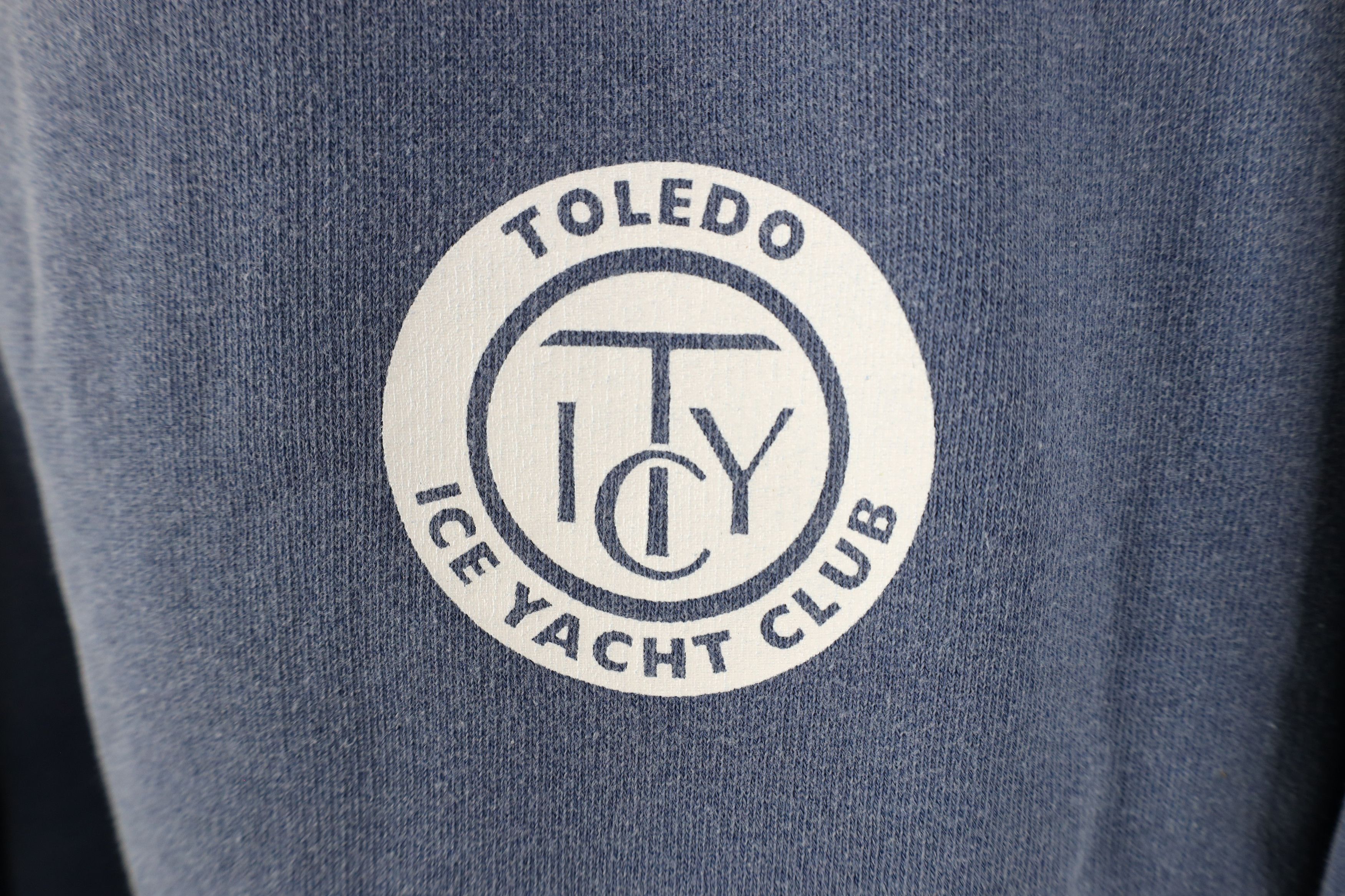 Vintage Vintage Y2K 2003 Toledo Ice Yacht Club Crewneck Sweatshirt Size US XL / EU 56 / 4 - 4 Thumbnail