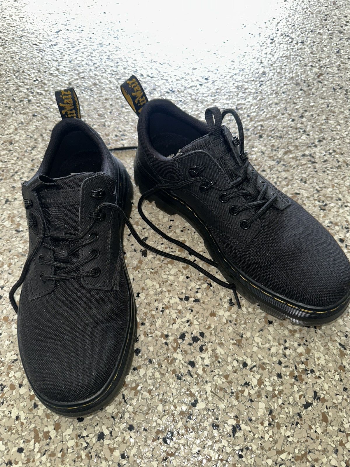 Dr. Martens Dr. Martins Low-top Size US 9 / EU 42 - 3 Thumbnail