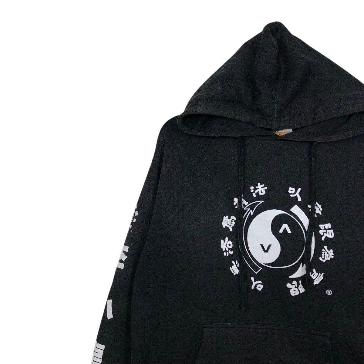 Japanese Brand 📌Vintage Hoodie Pull Over RVCA Big Logo Design Size US M / EU 48-50 / 2 - 8 Thumbnail