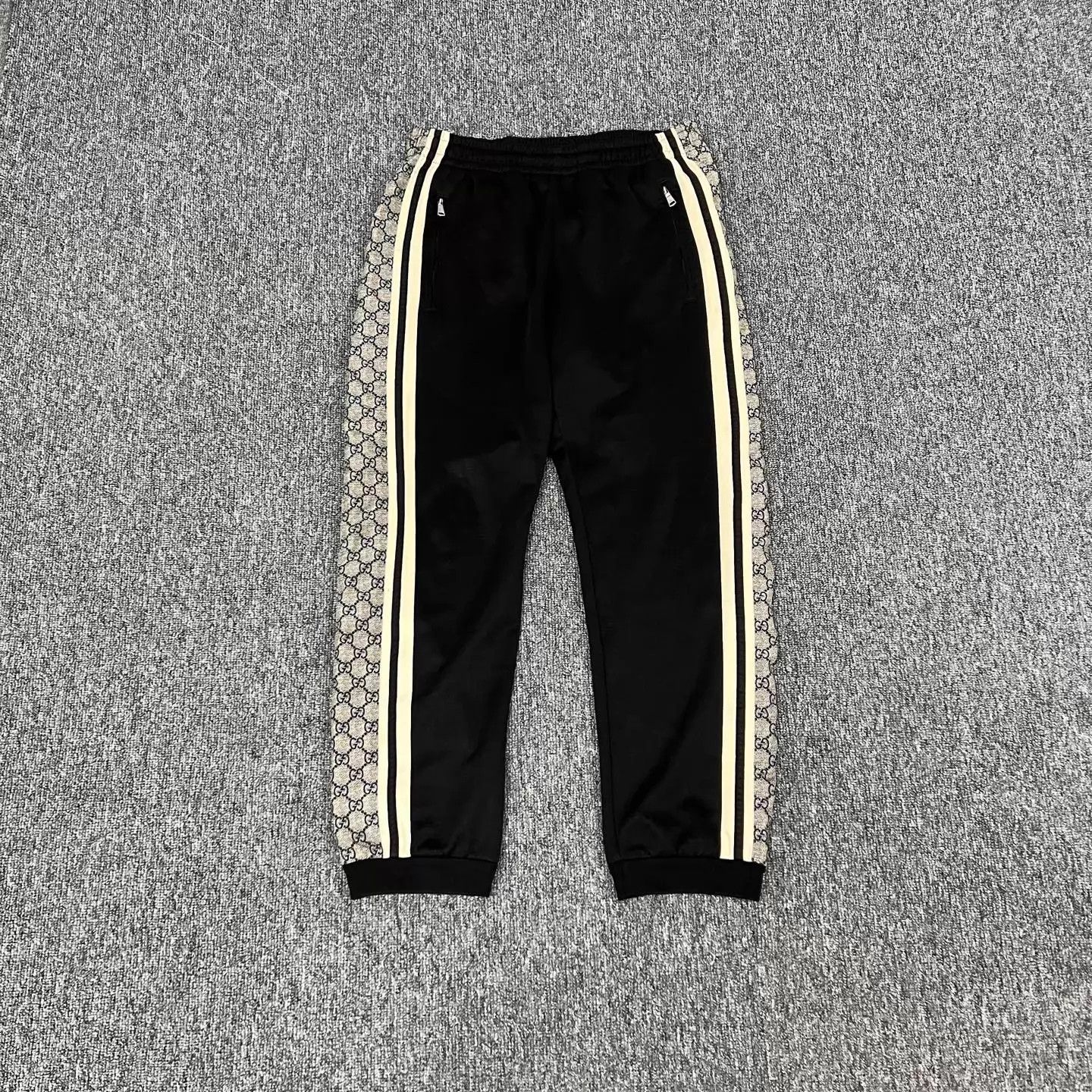 Gucci Gucci Snake Side Full Logo Sweatpants S 99 New Size US 30 / EU 46 - 1 Thumbnail