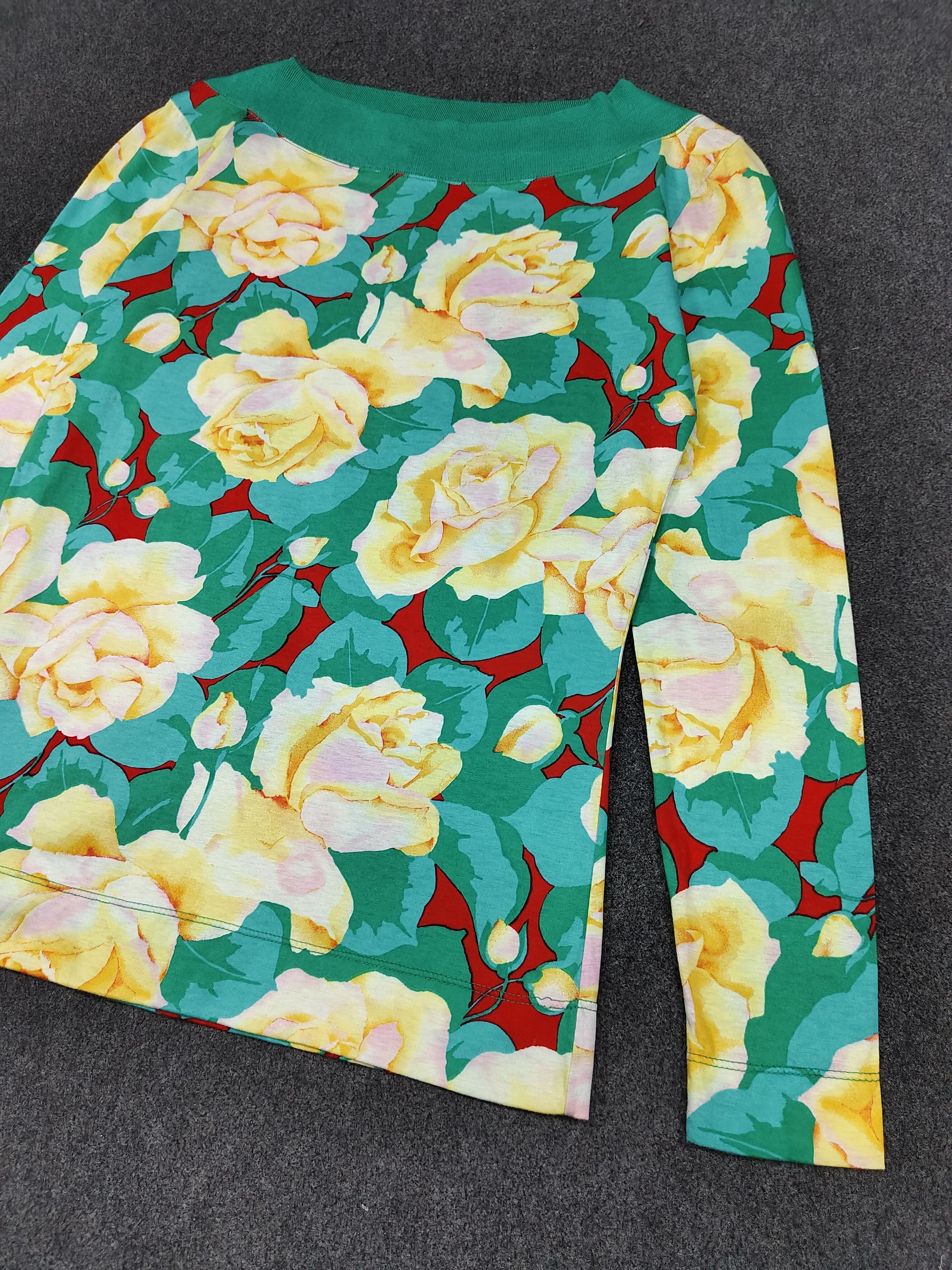 Gucci 80s Gucci- Archive Floral Rose Print Wide Round Neckline Top Size M / US 6-8 / IT 42-44 - 3 Thumbnail