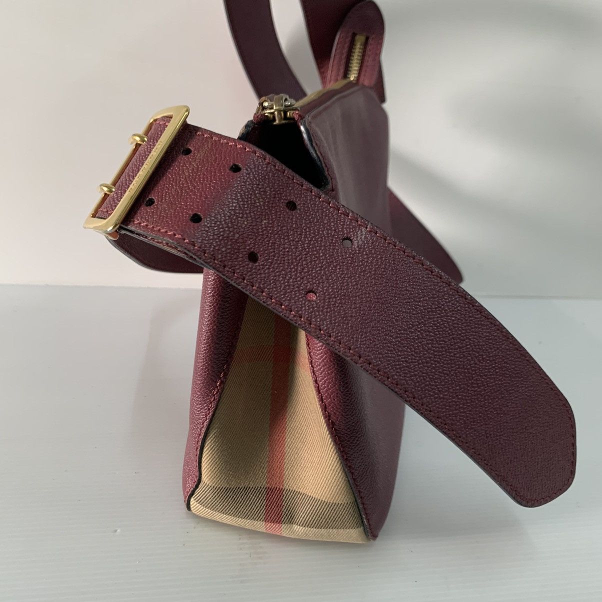 Burberry Burberry Leather Slingbag Size ONE SIZE - 15 Thumbnail