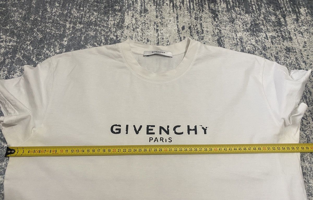 Givenchy Luxury givenchy distressed big logo tee Size L / US 10 / IT 46 - 19 Thumbnail