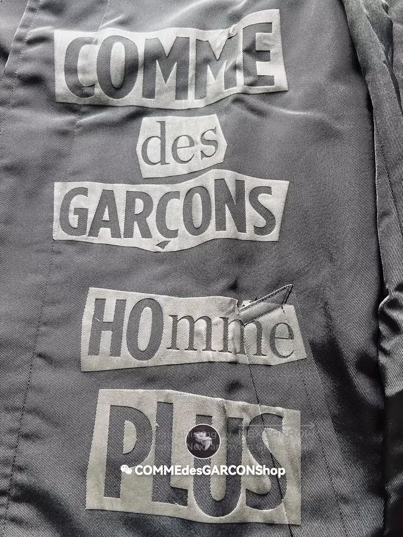 Comme des Garcons Comme Des Garcons Rare art LOGO decorative coat Size US M / EU 48-50 / 2 - 6 Thumbnail