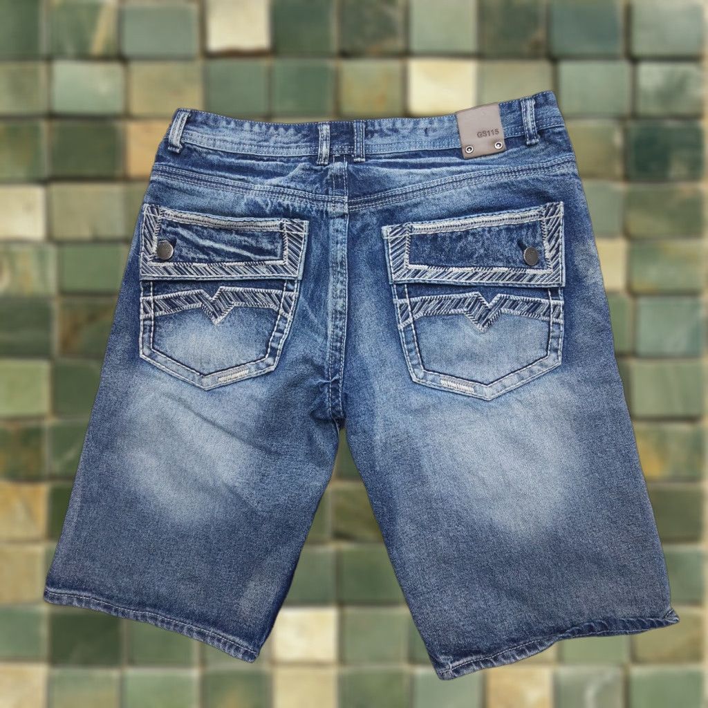 Vintage GS115 Brando Bermuda Shorts Mens 32 Dark Denim Blue 5-Pocket Regular Slim Biker Logo Vintage? No (but note vintage specified No). Size US 32 / EU 48 - 1 Thumbnail
