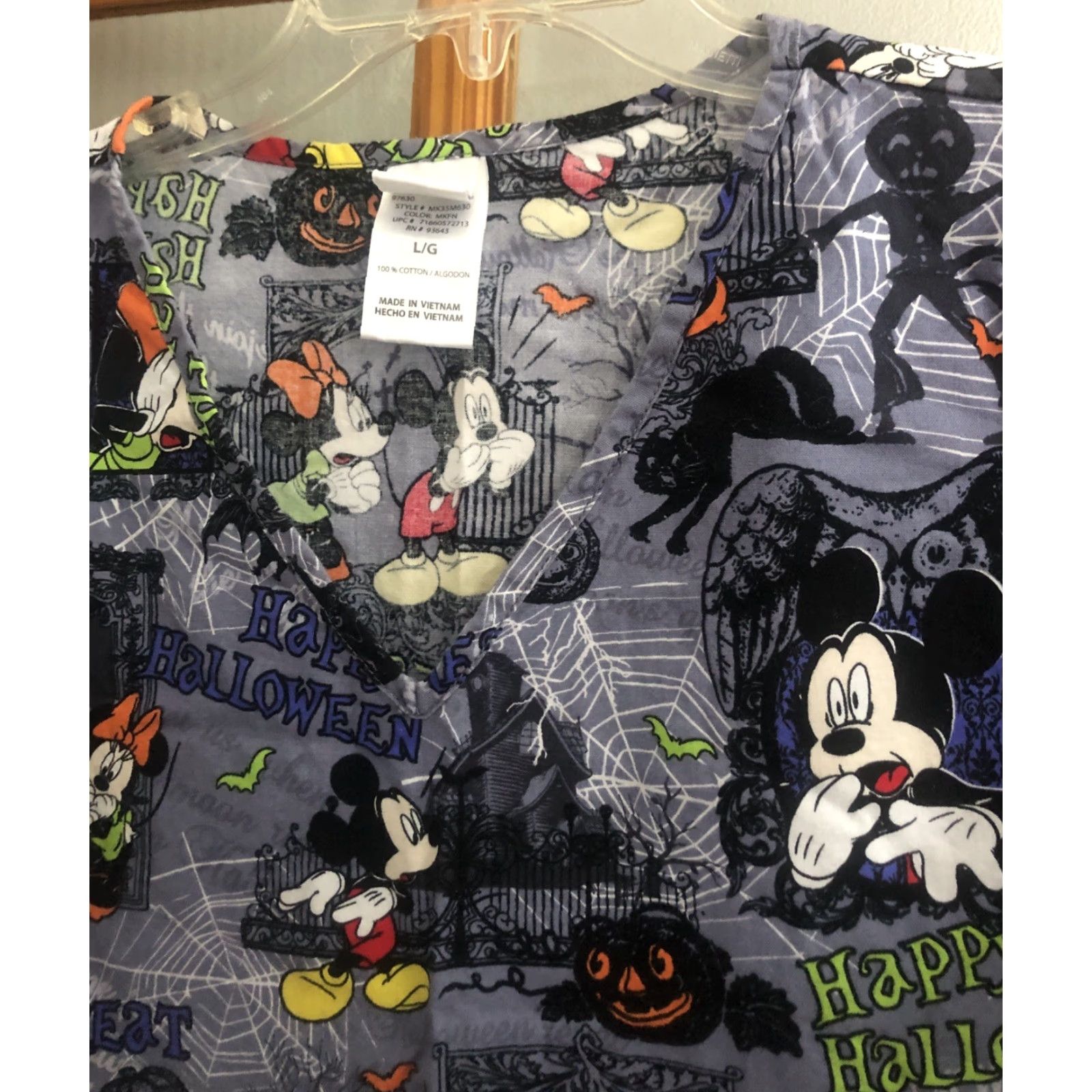 Disney Disney Scrub Top V-Neck Grey Mickey Minnie Halloween Trick Or Treat Sz L Large Ladies Women Size US L / EU 52-54 / 3 - 3 Thumbnail