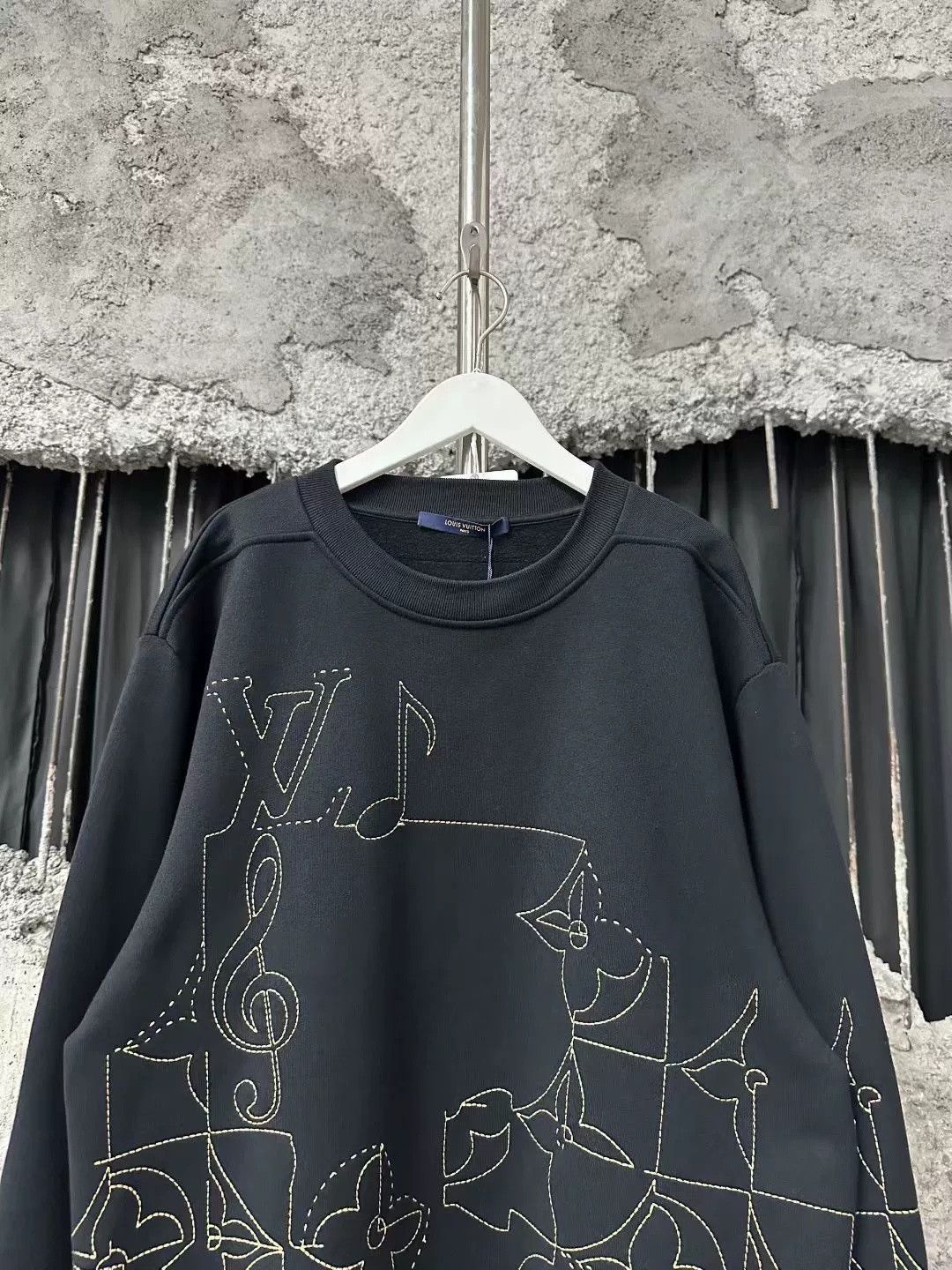Louis Vuitton Louis Vuitton Embroidered Logo Hoodie Size US L / EU 52-54 / 3 - 3 Thumbnail