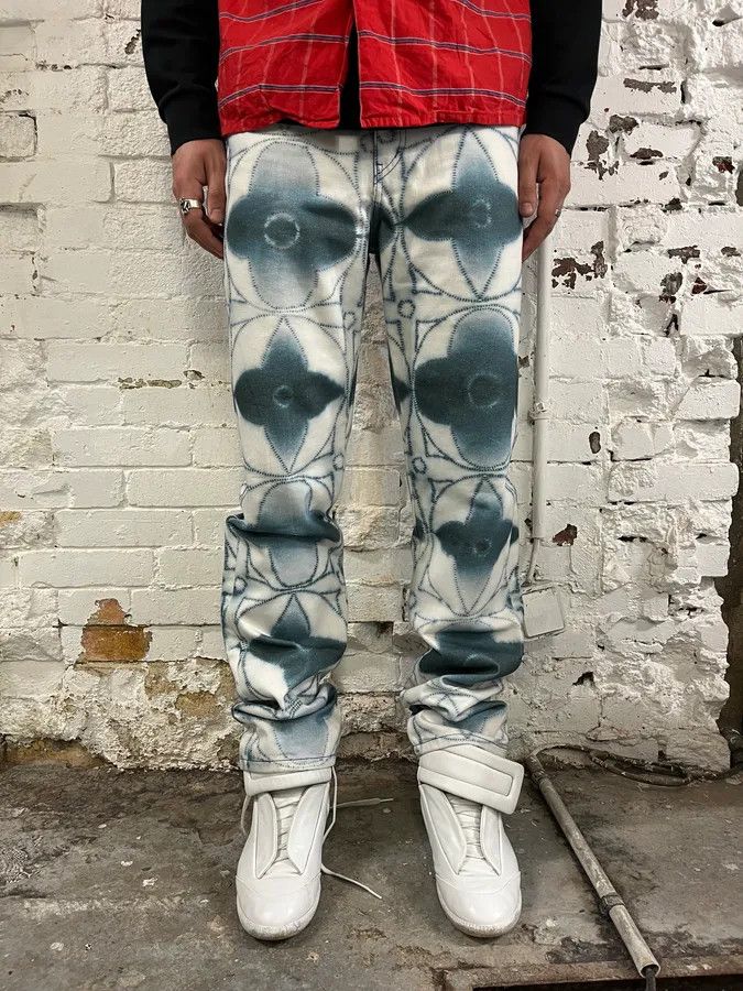 Louis Vuitton Louis Vuitton Blurred Logo Cream & Blue Pants Size US 32 / EU 48 - 2 Thumbnail