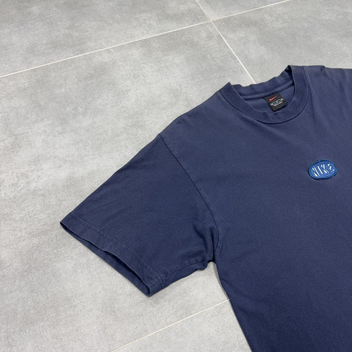 Nike × Vintage Vintage Nike Embroidered Center Logo T-Shirt Size M Size US M / EU 48-50 / 2 - 3 Thumbnail