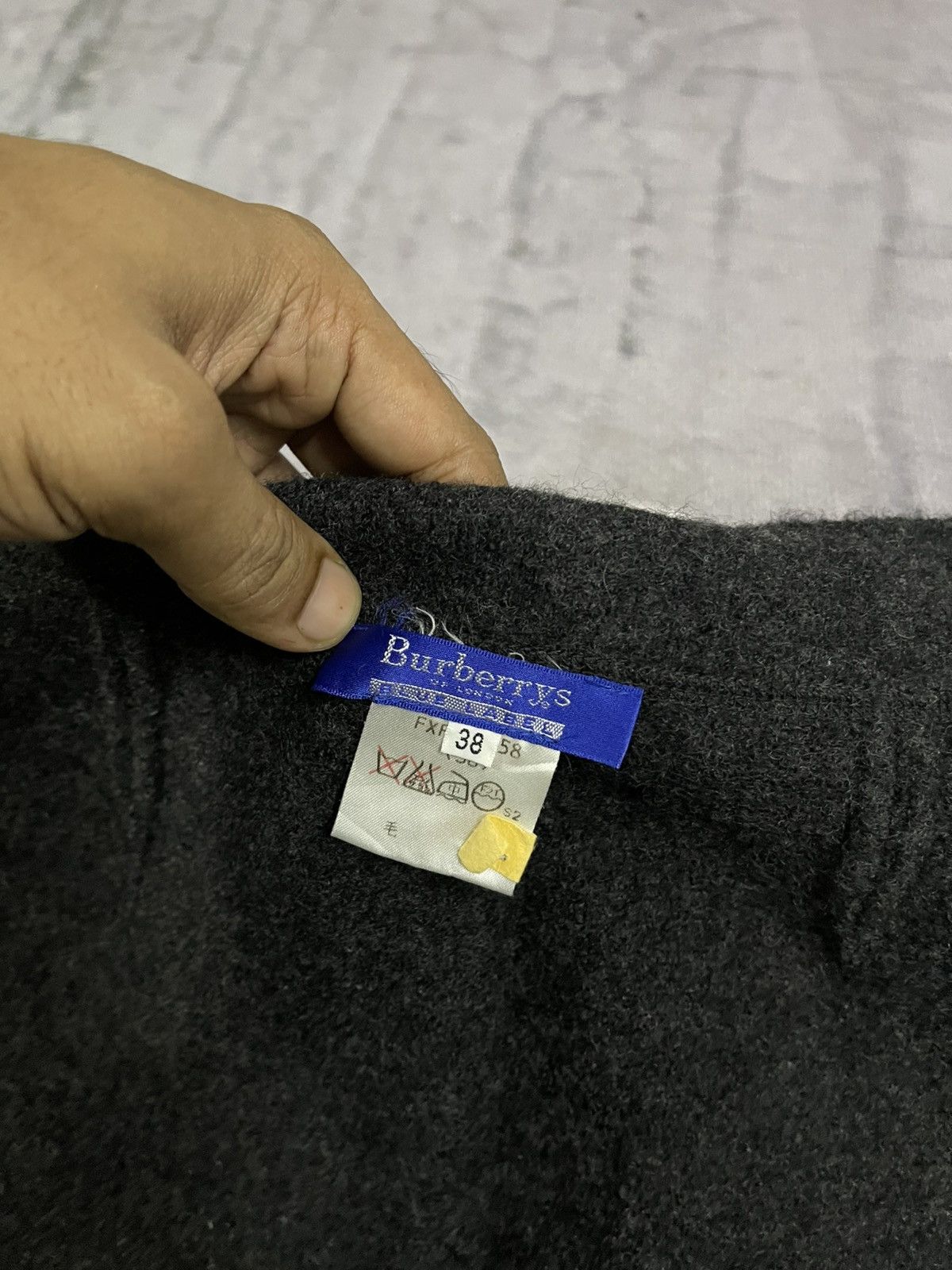 Burberry × Japanese Brand × Vintage 90s BURBERRYS BLUE LABEL WOOL MINI SKIRT Size 22" - 9 Thumbnail