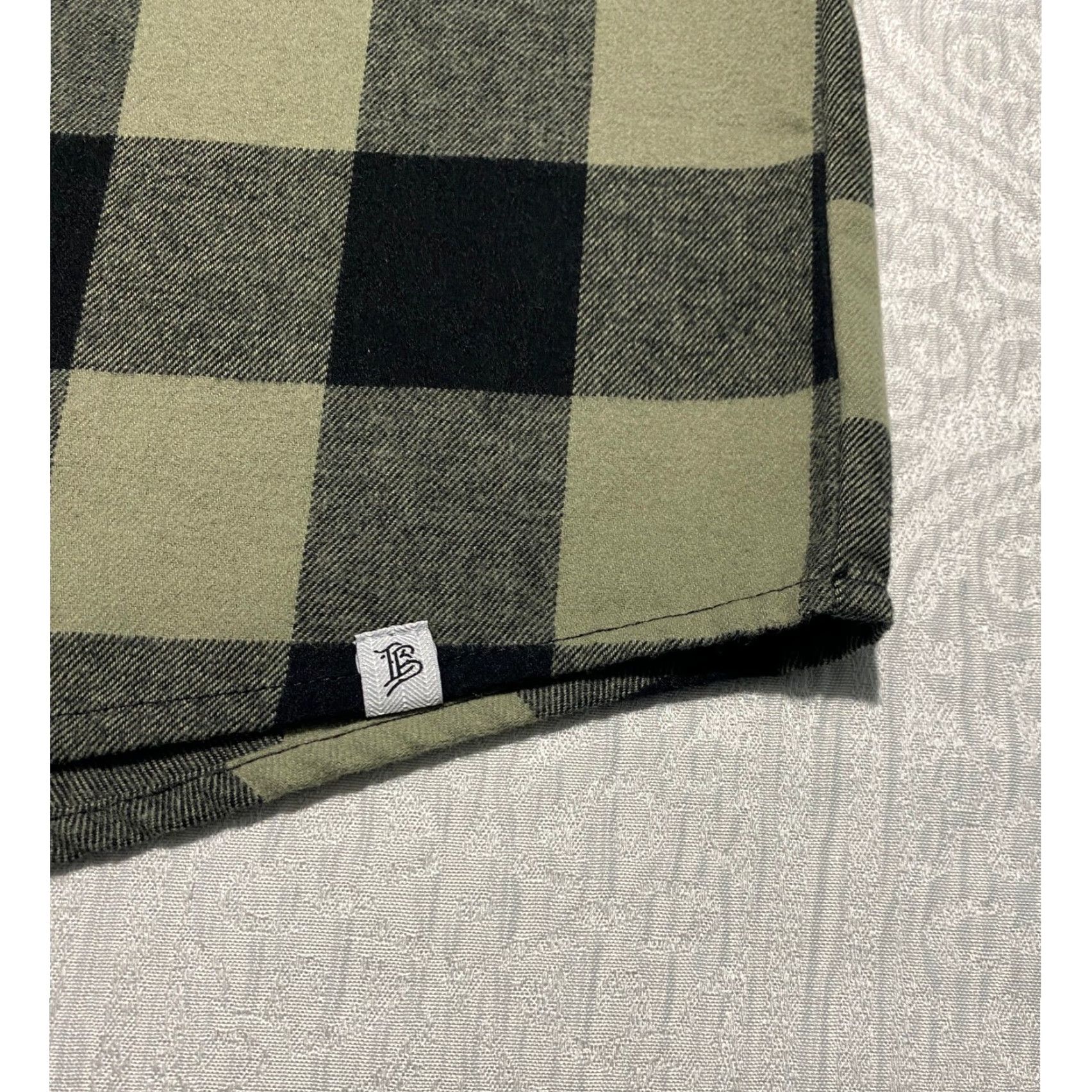 Olive Branded Bills Button-Up Flannel Shirt Mens XL Olive Green Black Buffalo Plaid Shirt Size US XL / EU 56 / 4 - 3 Thumbnail