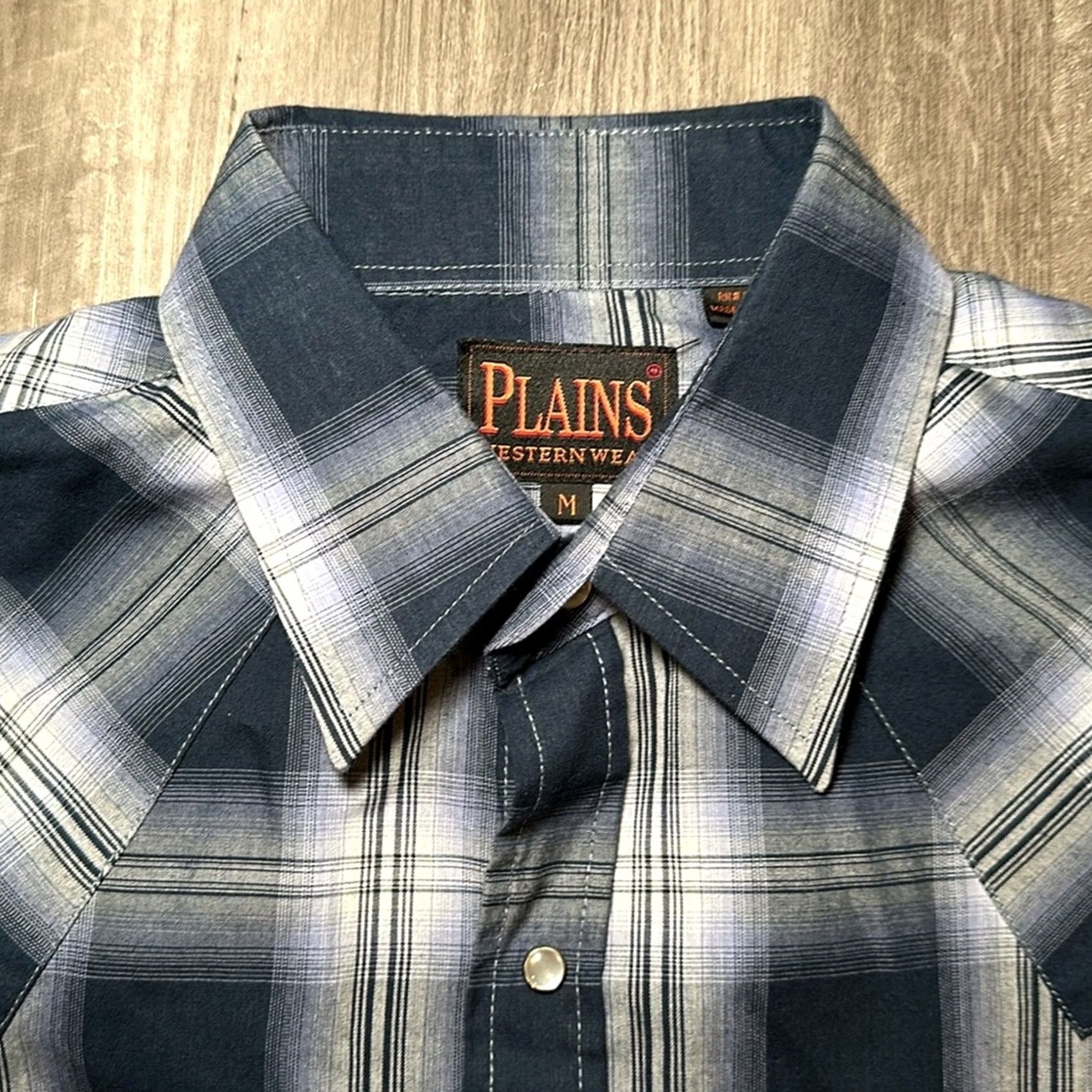 Vintage Plains Long Sleeve Pearl Snap Button-Up Shirt Medium Mens Blue Navy Plaid 65/35 Polyester/Cotton Regular Sleeve Size US M / EU 48-50 / 2 - 6 Thumbnail