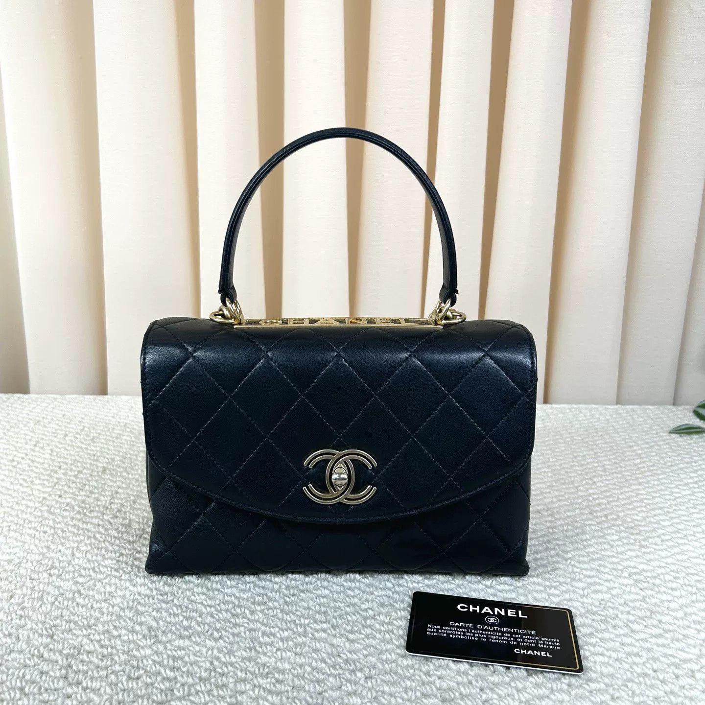 Chanel Pre-loved Bag Very good condition Size ONE SIZE - 1 Thumbnail
