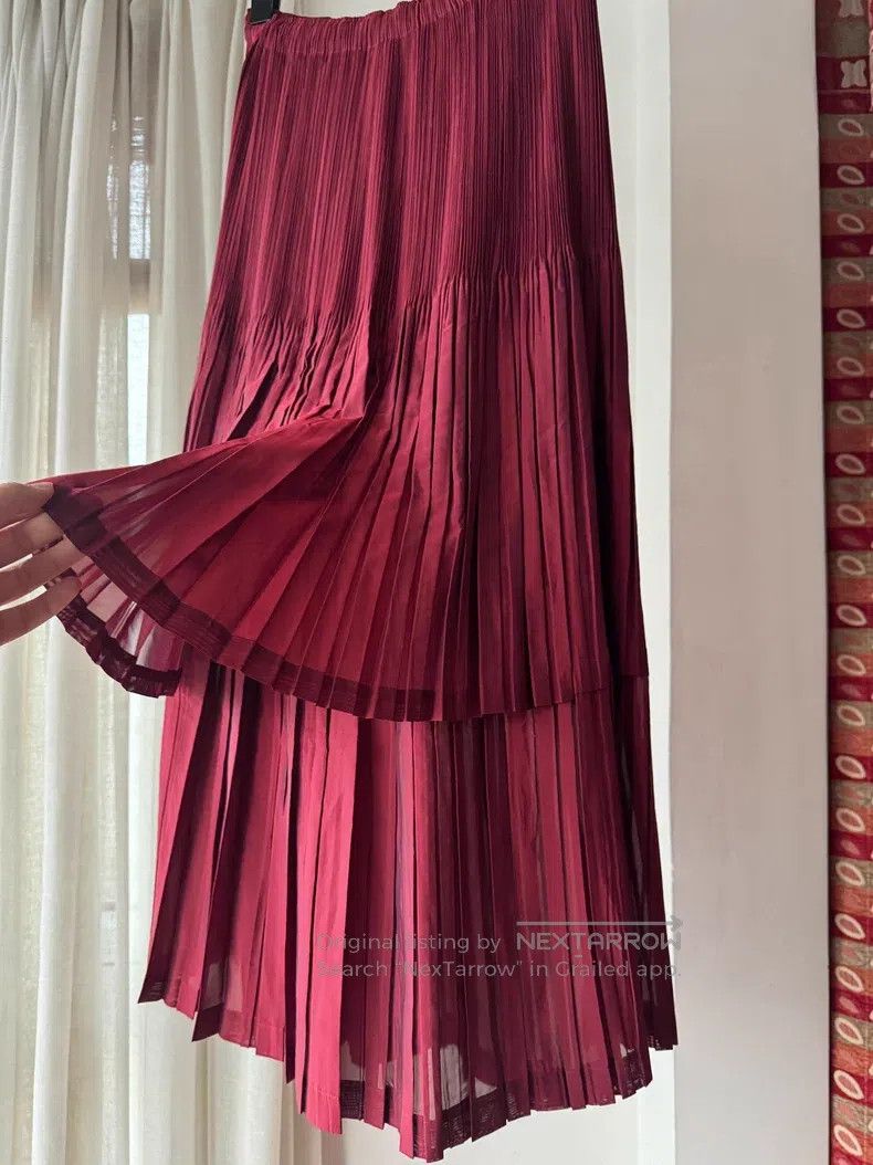 Issey Miyake Issey Miyake Double-layer Organ Pleated Burgundy Iridescen Size 25" / US 0 / IT 36 - 3 Thumbnail