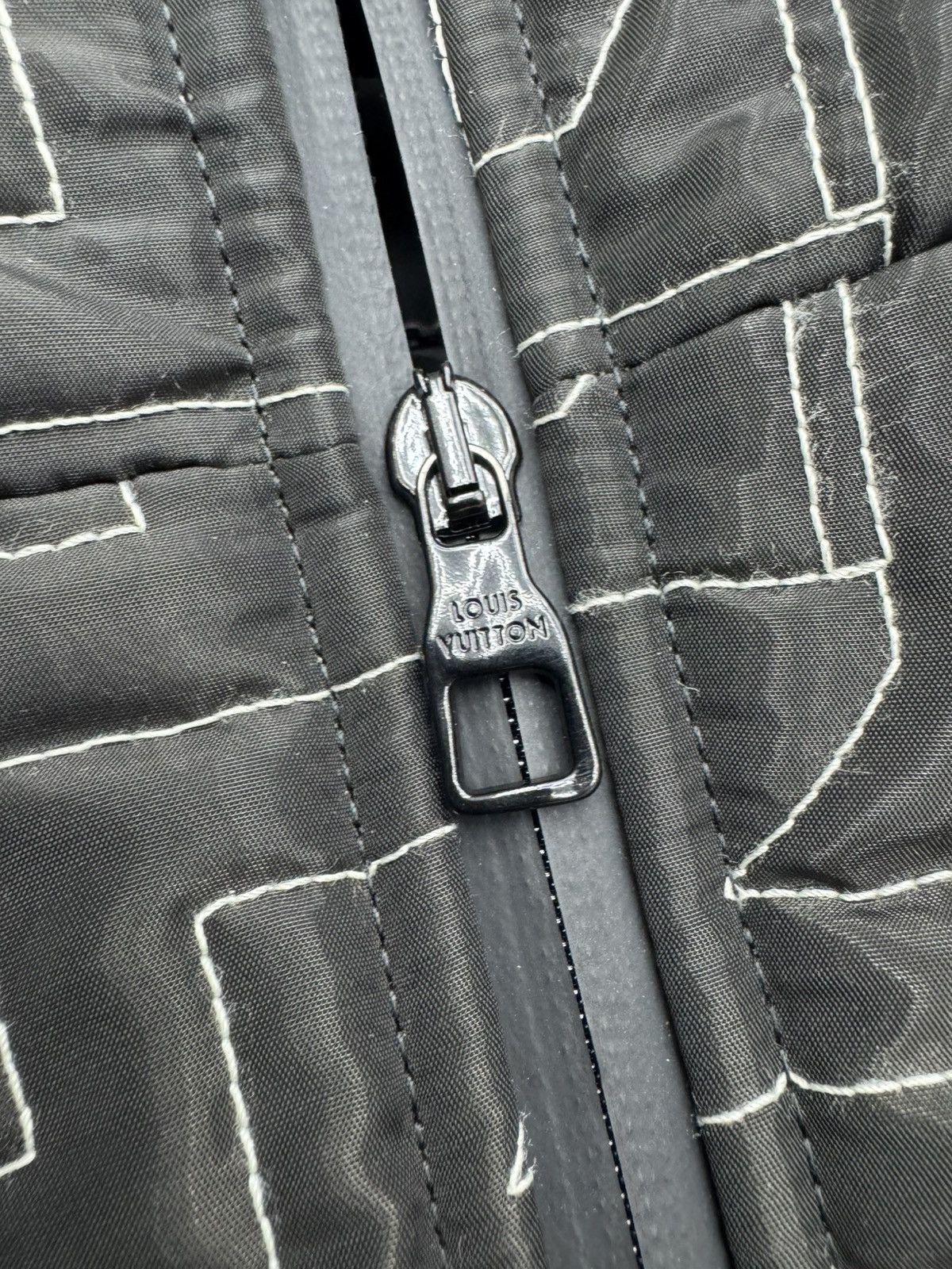 Louis Vuitton Louis Vuitton All over snow jacket Size US L / EU 52-54 / 3 - 4 Thumbnail