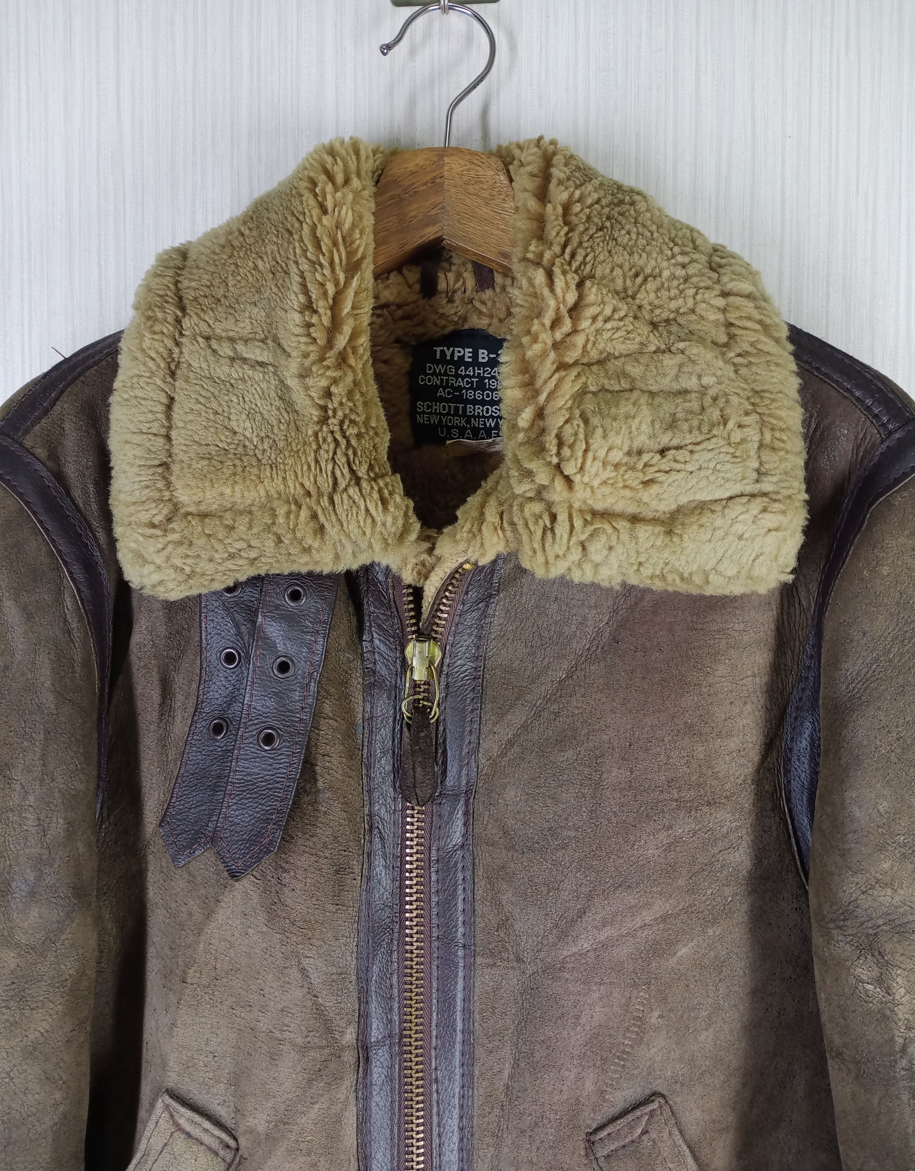 Schott Rare Vintage Schott B-3 Leather Shearling Fur Bomber Jacket Size US M / EU 48-50 / 2 - 3 Thumbnail