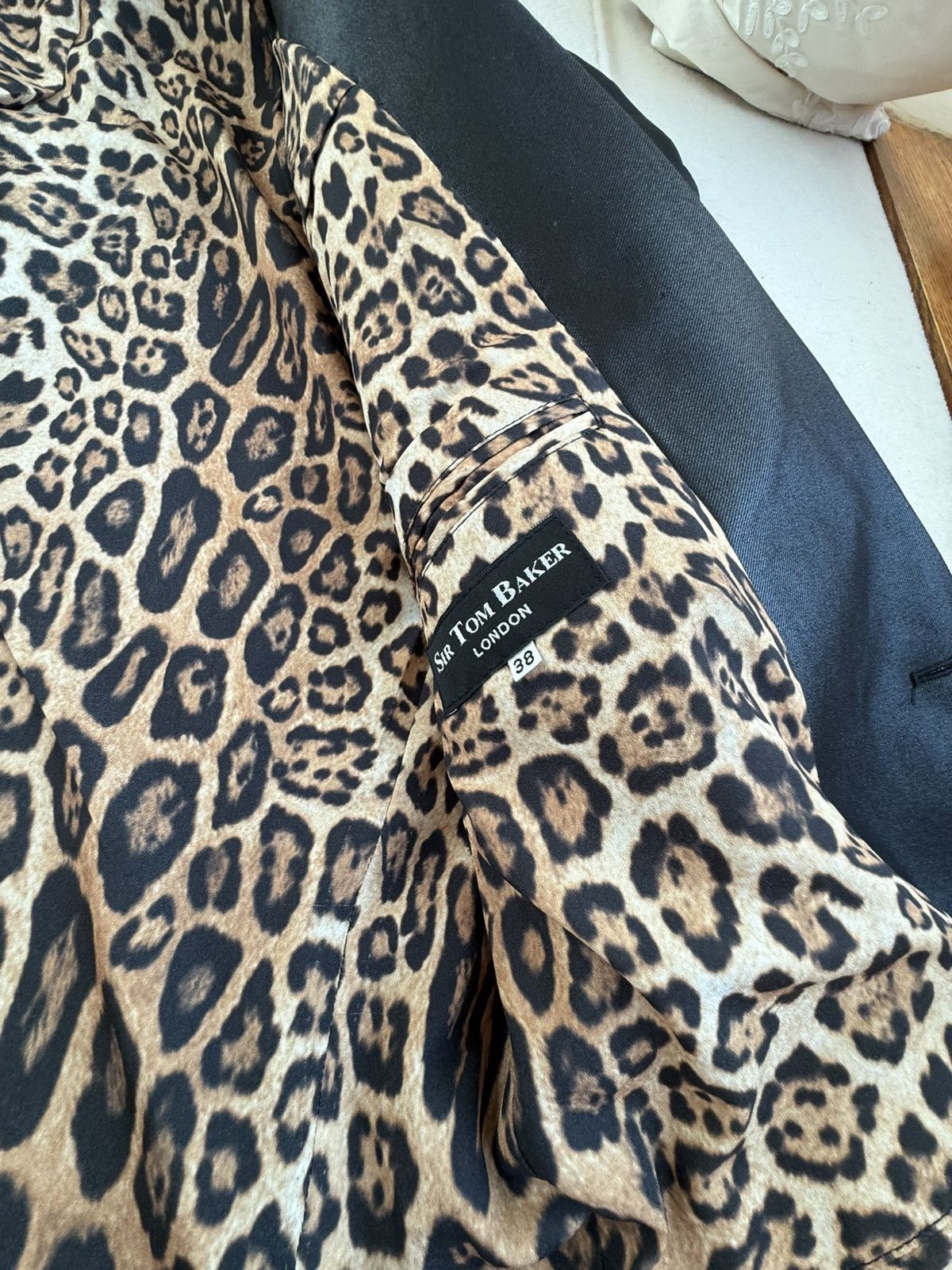 Sir Tom Baker 3k Sir Tom Baker tuxedo leather Fuck you leopard suit jacket Size 38R - 16 Thumbnail