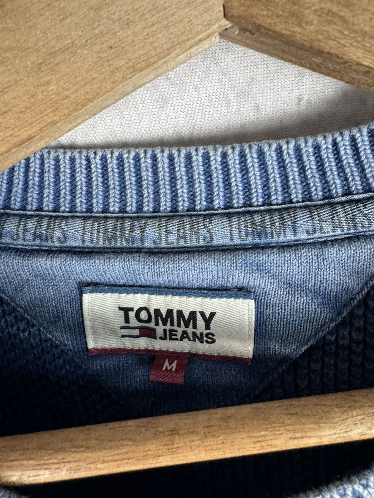 Tommy Hilfiger Vintage Tommy Hilfiger knit bleached sweater blue Size US M / EU 48-50 / 2 - 3 Thumbnail