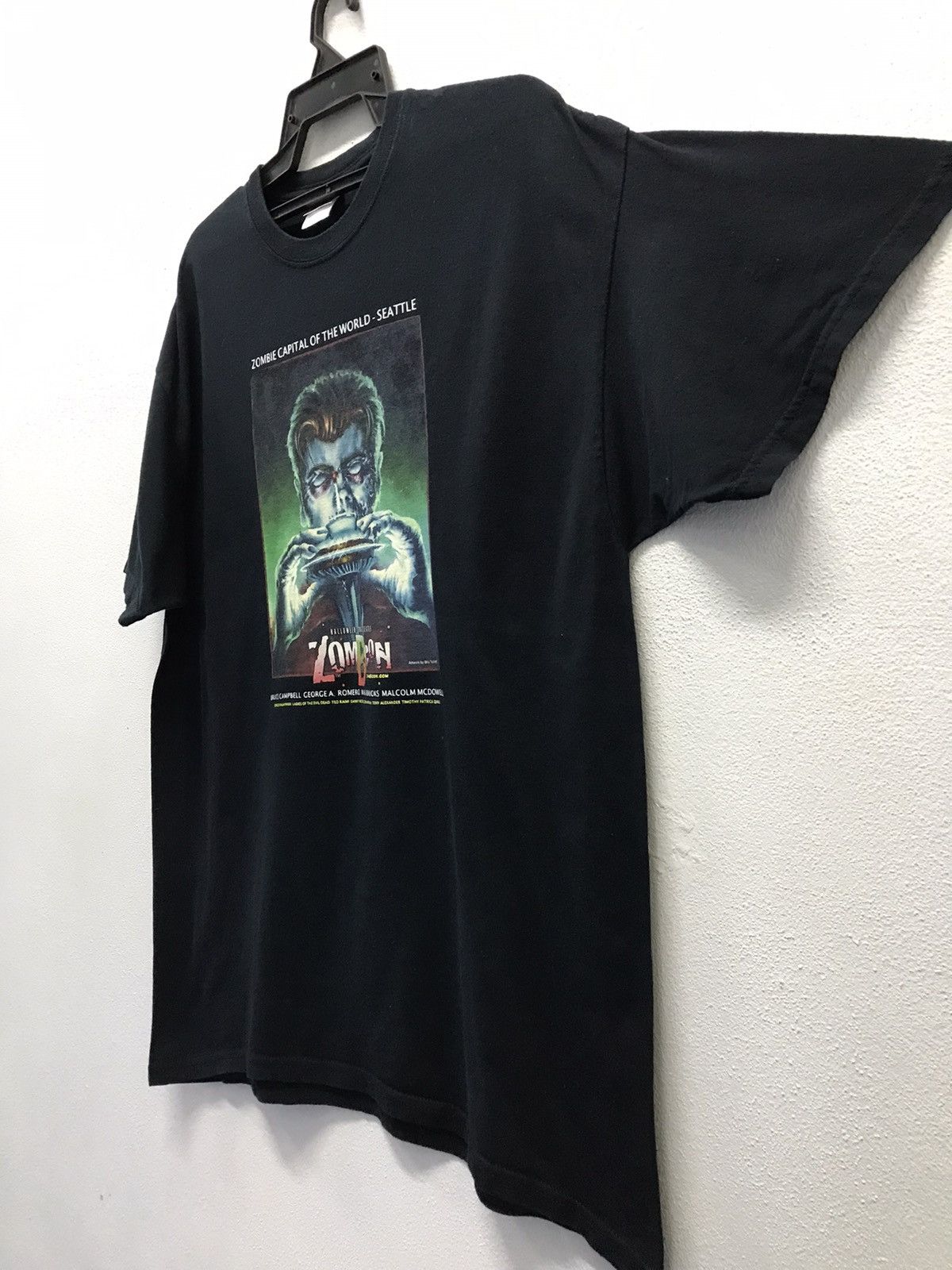 Gildan × Vintage Vintage Gildan Halloween 2010 Seattle Zombcom Shirt Size US XL / EU 56 / 4 - 6 Thumbnail