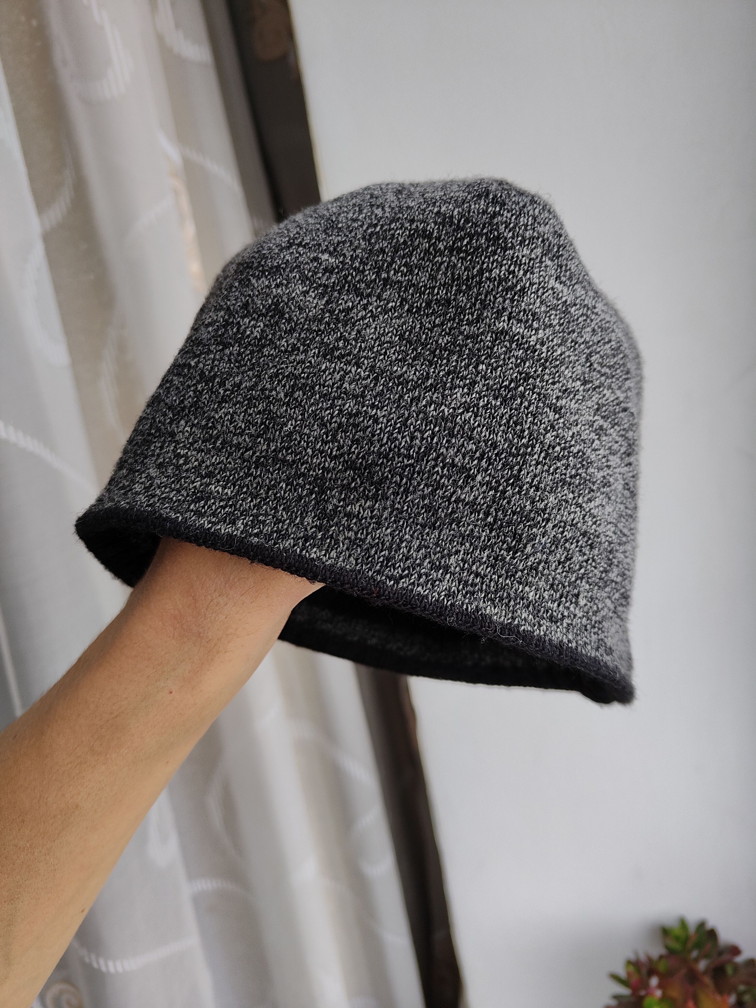 Lacoste Vintage Reversible Lacoste Beanie Hat To The Middle Ears Size ONE SIZE - 3 Thumbnail