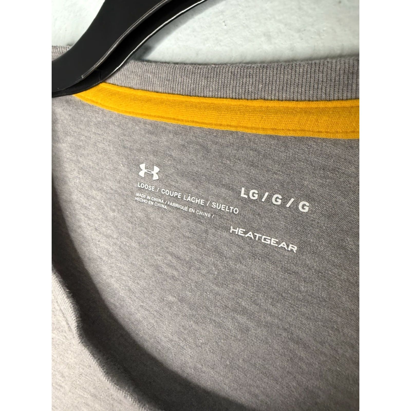 Under Armour Under Armour Project Rock Short Mens L Long Sleeve Pullover Crew Neck Graphic Print Gym Logo Gray 23in across chest 29in long Size US L / EU 52-54 / 3 - 3 Thumbnail