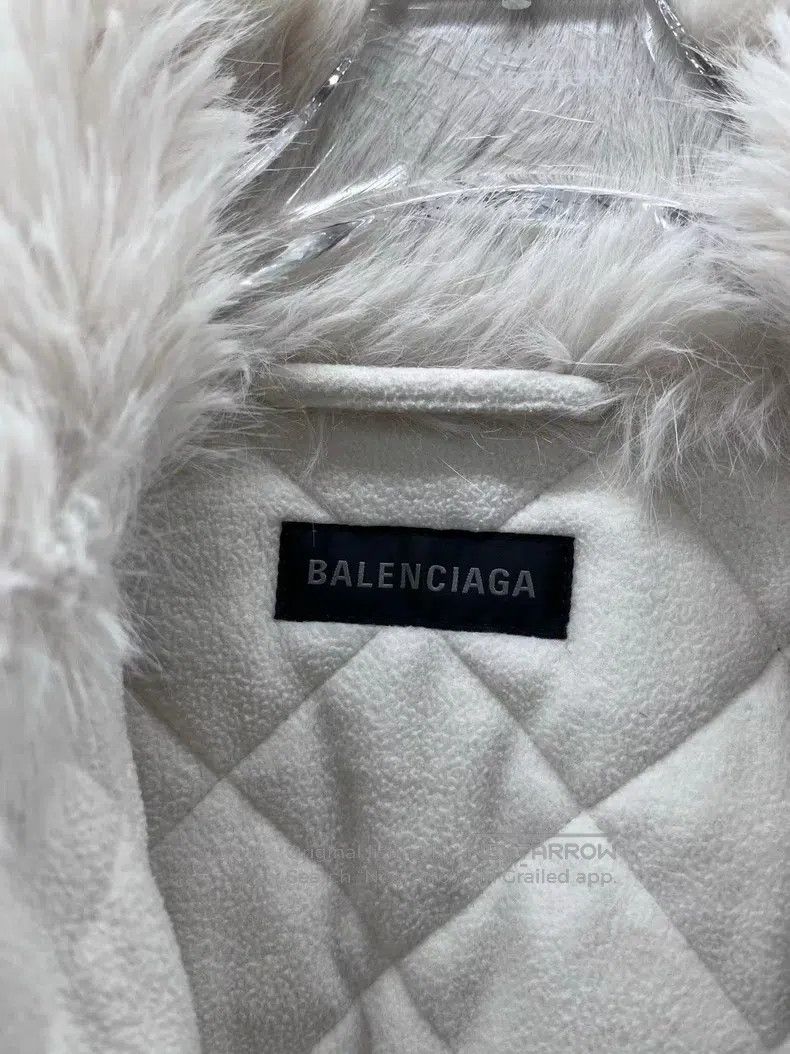 Balenciaga Balenciaga White Back Logo Faux Fur Jacket Size XXS / US 00 / IT 34 - 3 Thumbnail