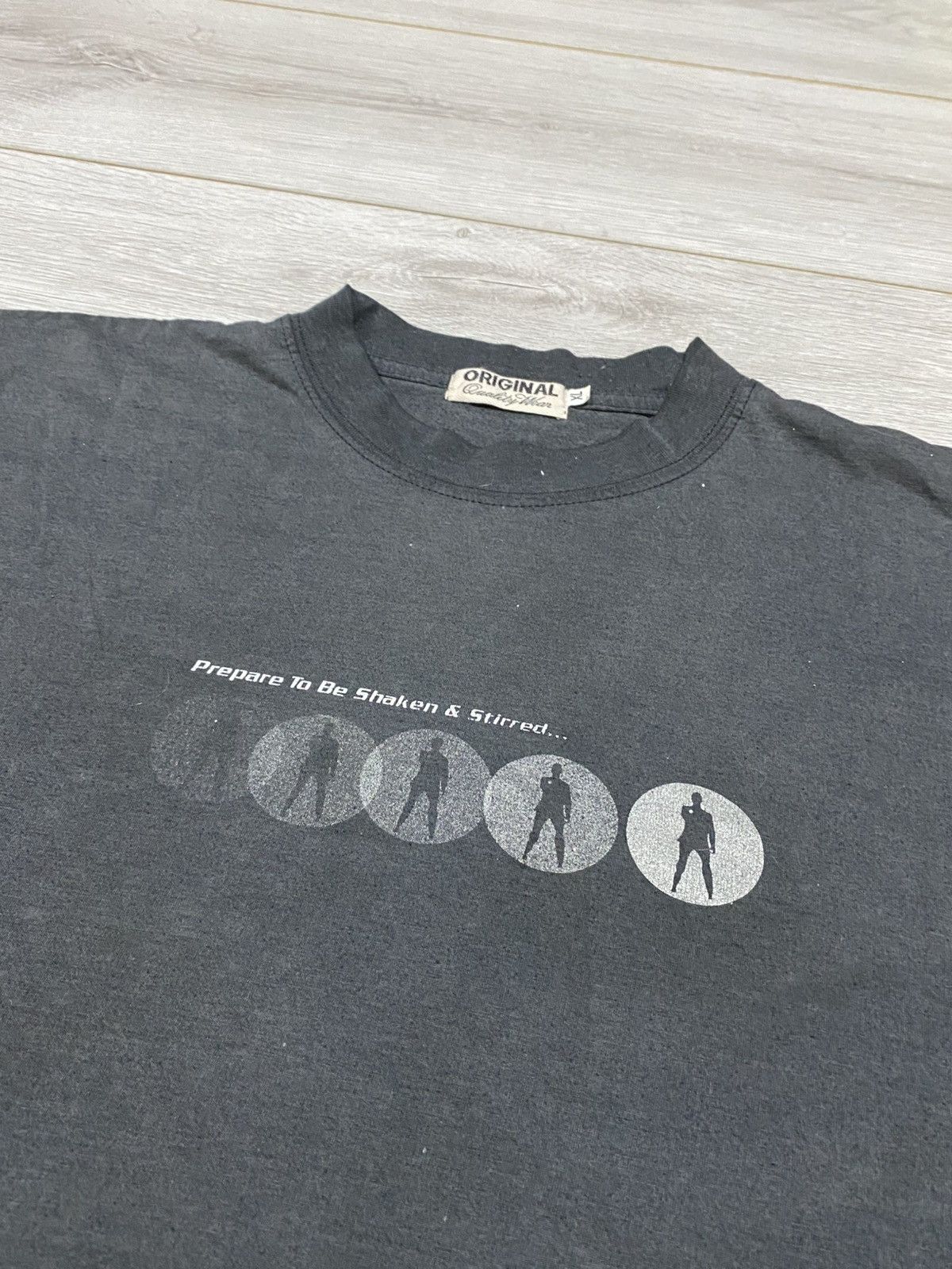 Vintage Vintage 1997 James Bond 007 faded Tomorrow Never Dies Tee Size US XL / EU 56 / 4 - 6 Thumbnail