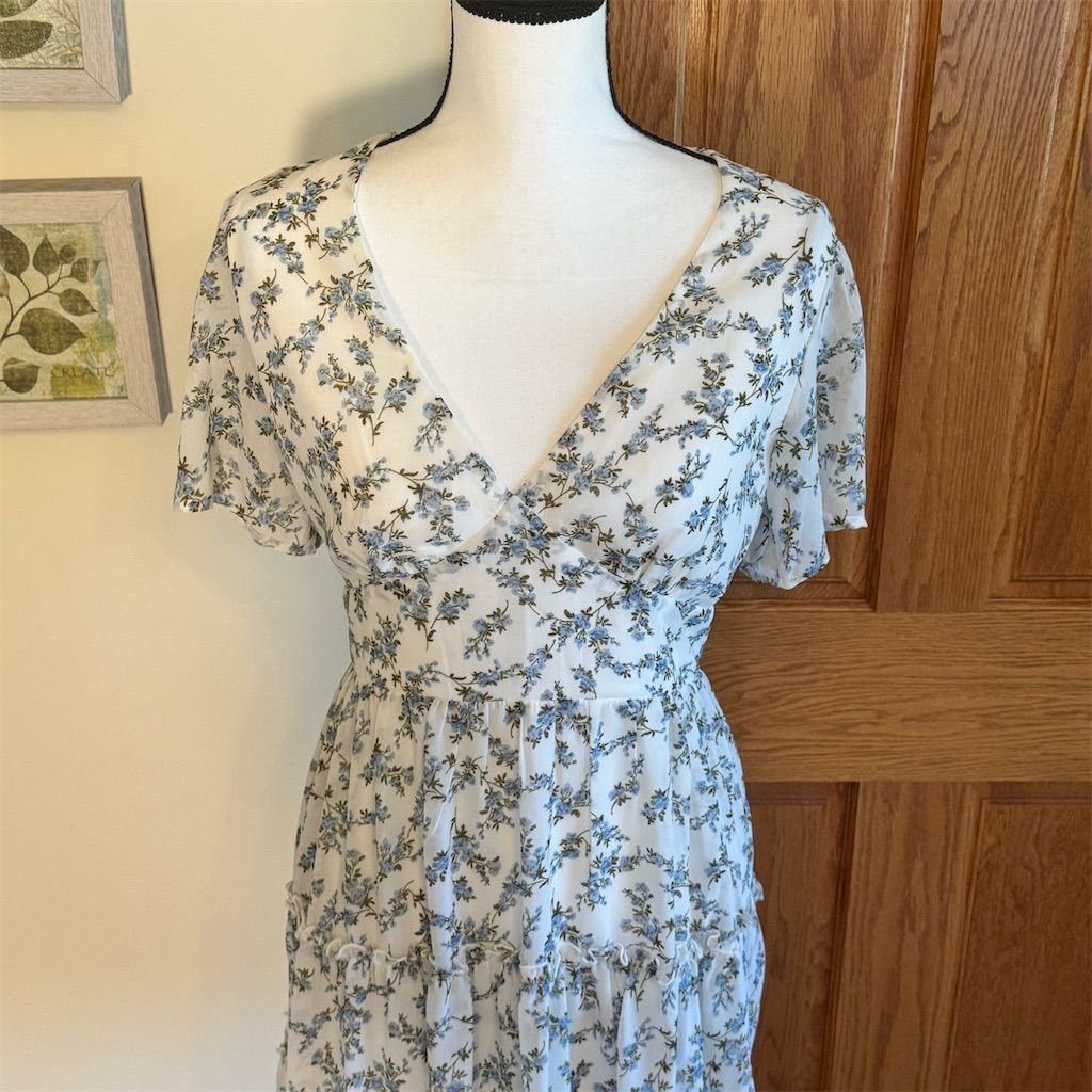 Lulus Lulus Women's M White Floral Bohemian Mini Dress Short Slee Size M / US 6-8 / IT 42-44 - 2 Thumbnail