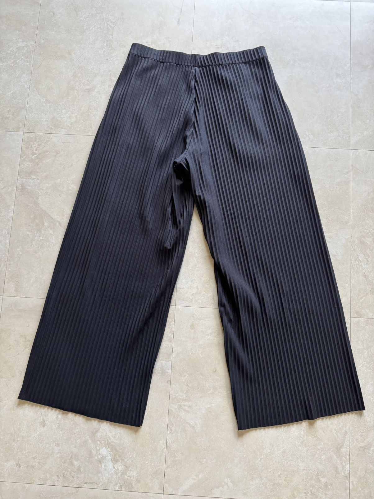 Cos COS Pleated Plissé Wide-Leg Trousers | Grailed