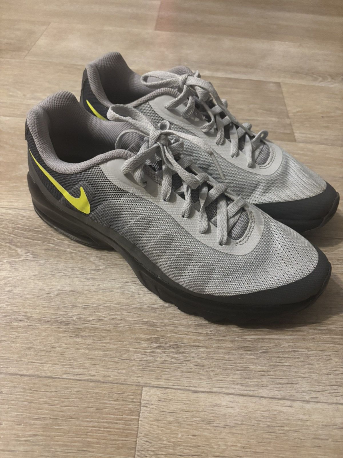 Nike Nike Air Invigor Grey sneakers Size US 11 / EU 44 - 2 Thumbnail