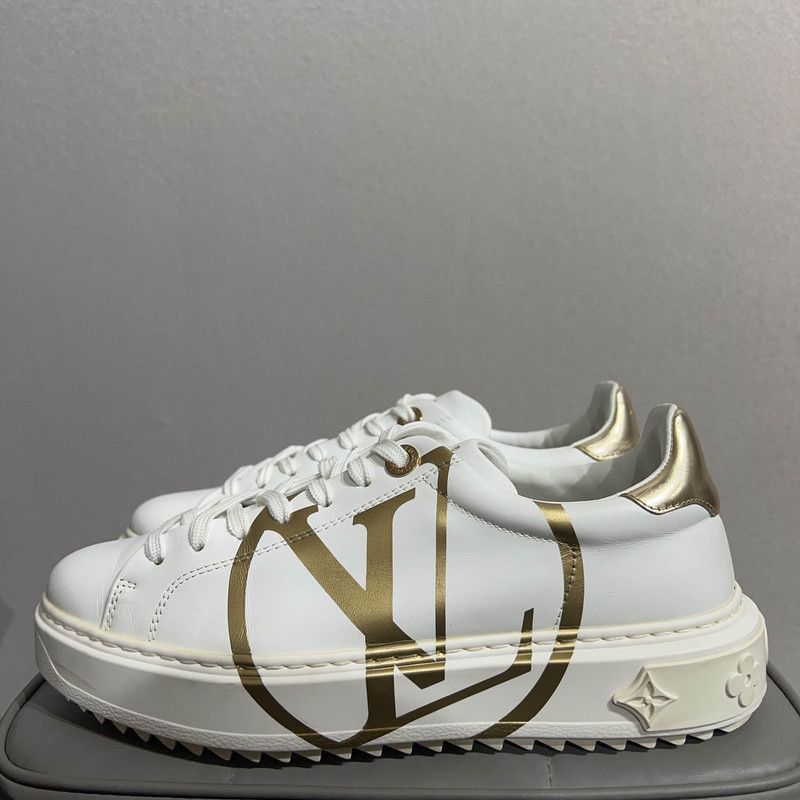 Louis Vuitton Louis Vuitton Stylish White Leather Sneakers - Size US 6.5 / EU 39-40 - 1 Thumbnail