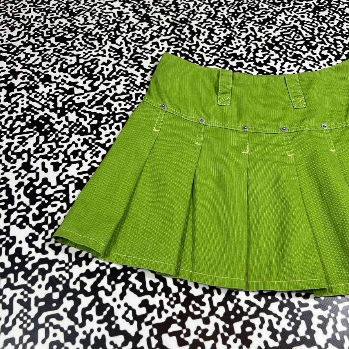 Japanese Brand Vintage Y2K Japanese Style Flared Retro Mini Skirt 90s Style Size 26" / US 2 / IT 38 - 9 Thumbnail