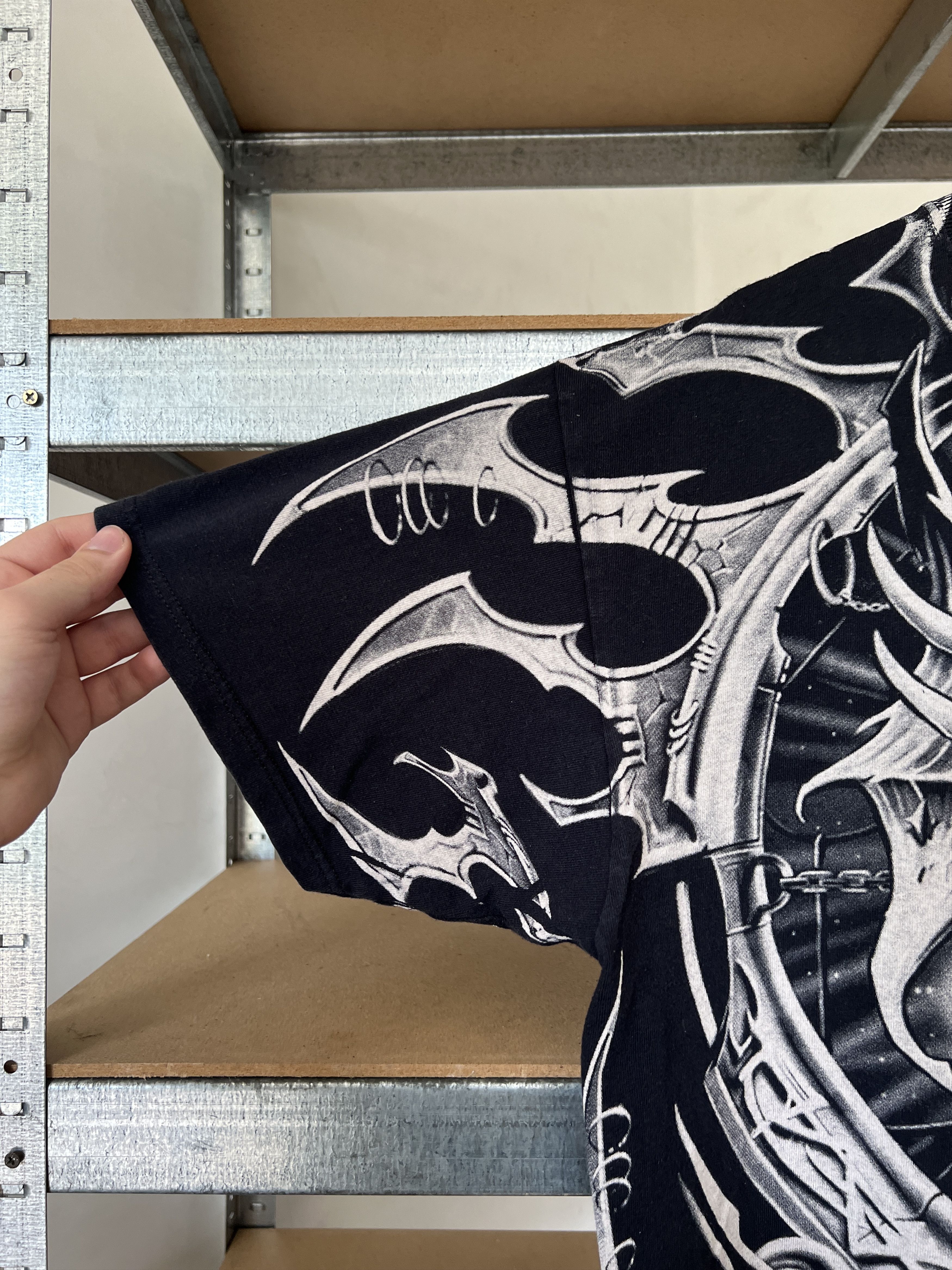 Liquid Blue Liquid Blue Dragon Catcher Vintage 2008 Universal Tee Size US XL / EU 56 / 4 - 7 Thumbnail