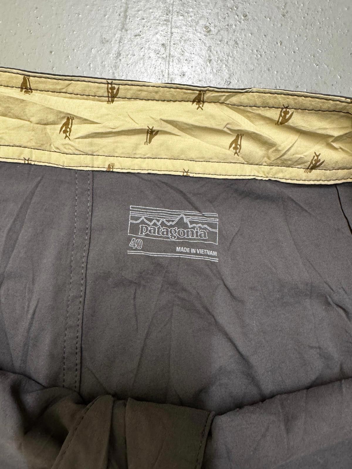 Patagonia Patagonia Men's Black Board Shorts Size US 36 / EU 52 - 4 Thumbnail