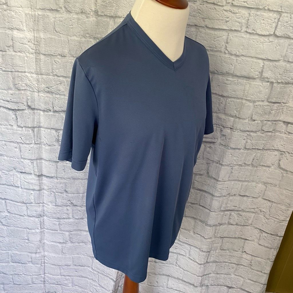 Axist Axist modern fit men XL ribbed v-neck short sleeve casual dr Size US XL / EU 56 / 4 - 5 Thumbnail
