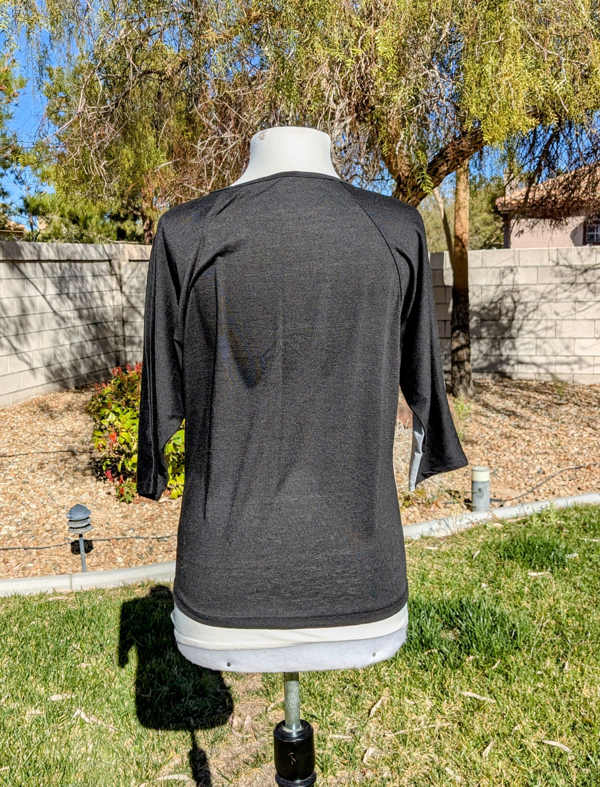 Designer Agenda Petite Tricolor 3/4 Sleeve USA Made Pullover Top EUC Size S / US 4 / IT 40 - 4 Thumbnail