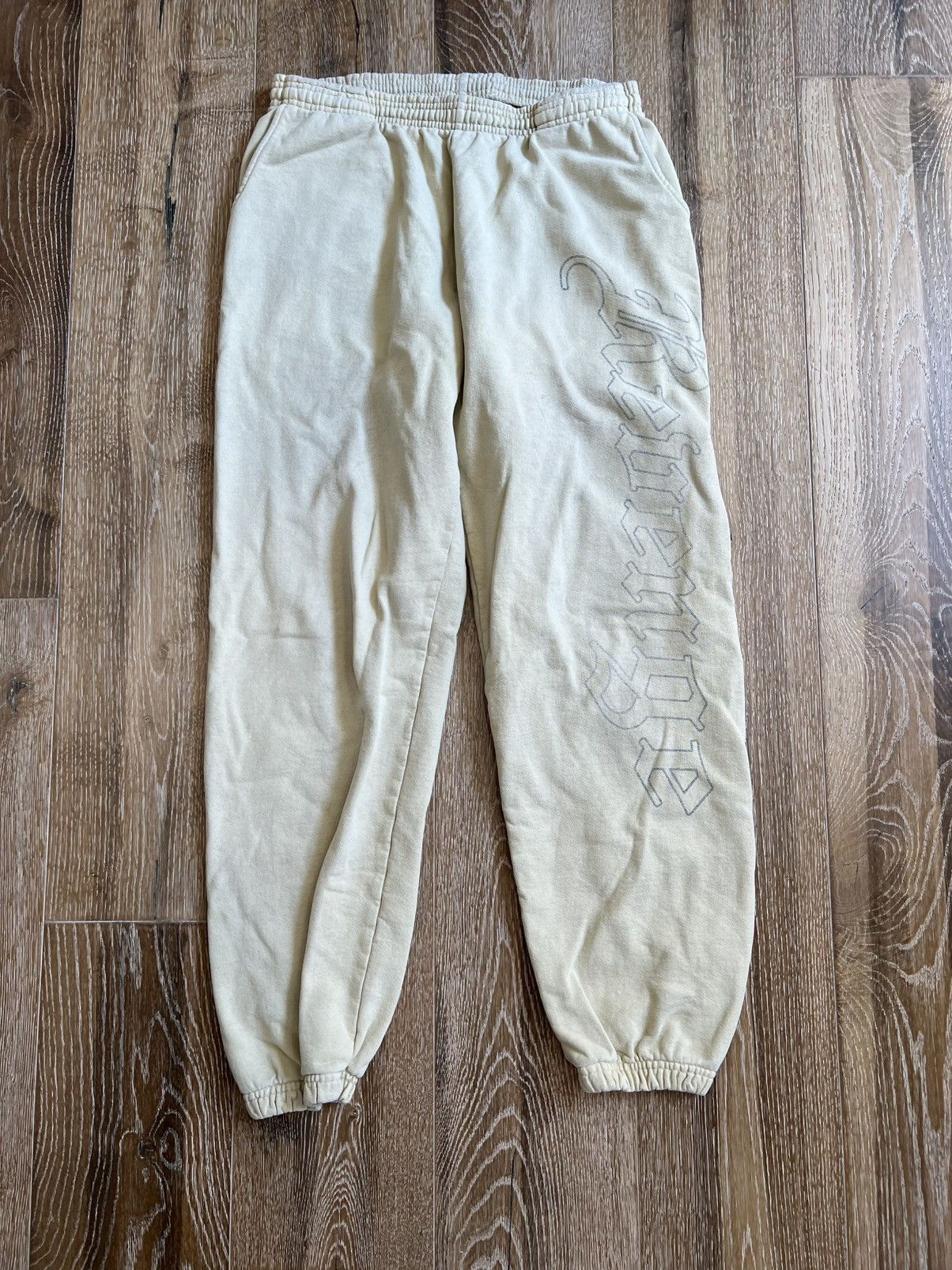 Revenge Revenge outline stencil logo sweatpants Size US 35 - 1 Thumbnail