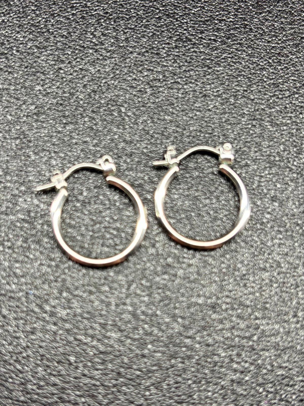 Handmade Small hoop earrings Size ONE SIZE - 1 Preview