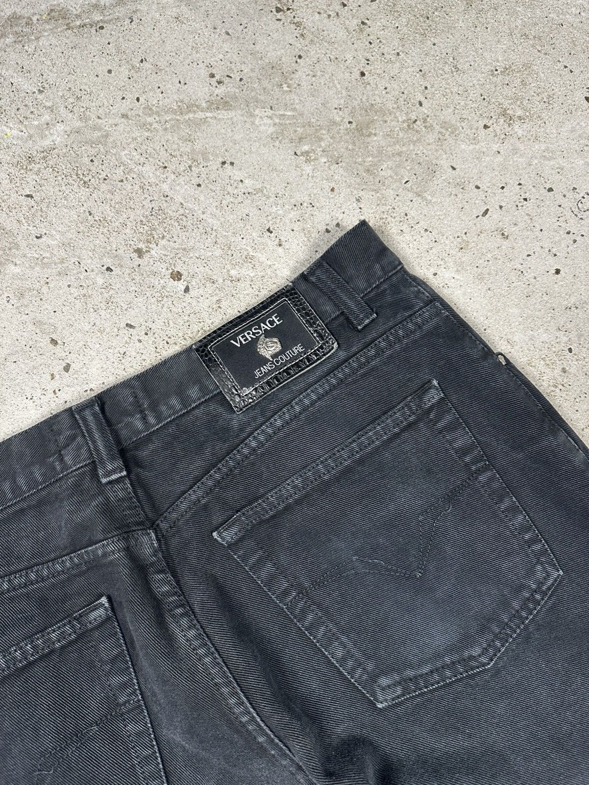 Versace × Versace Jeans Couture × Vintage Vintage Y2K Versace Jeans Couture Washed Black Denim Pants Size US 36 / EU 52 - 7 Thumbnail