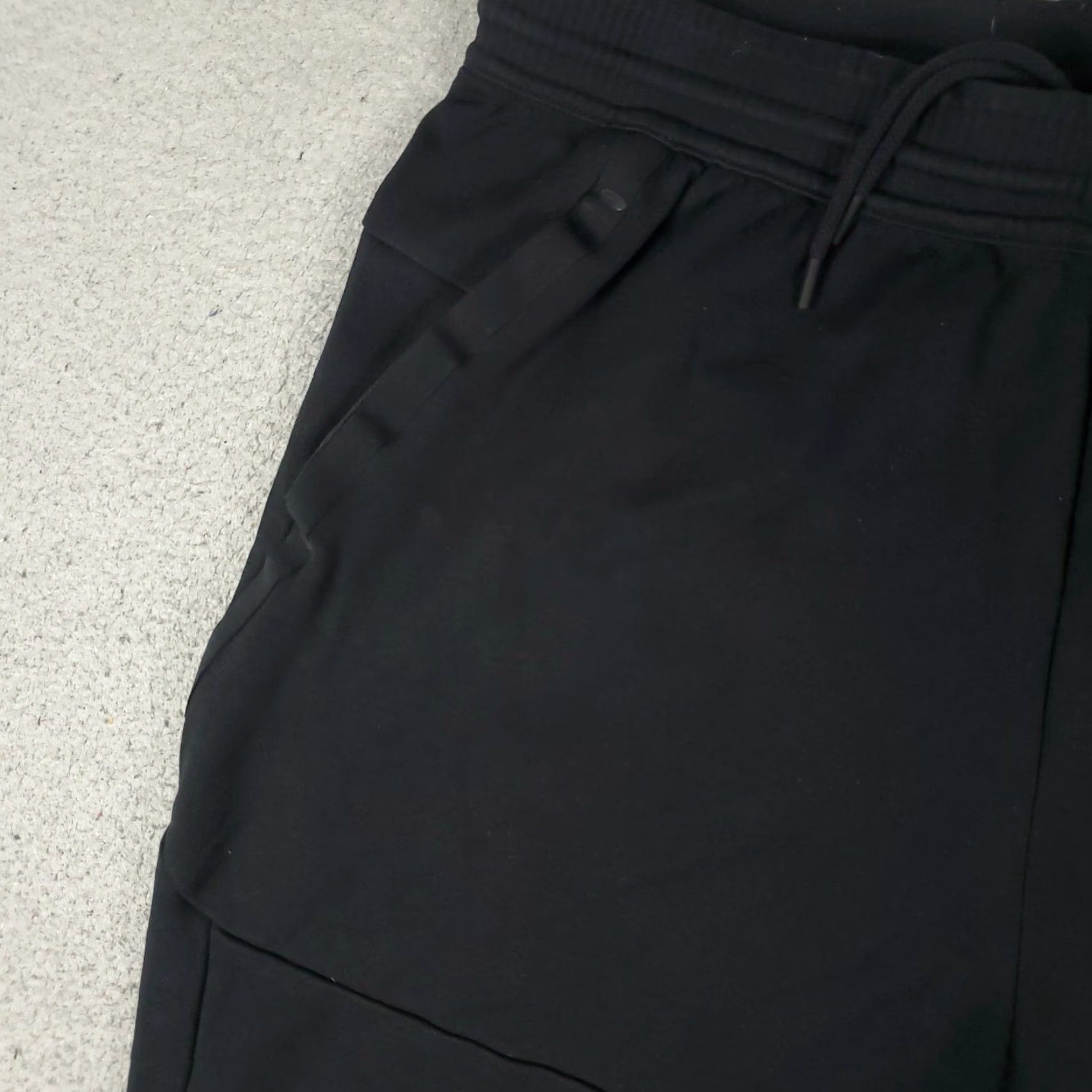 Nike Nike Shorts Mens Large Black Swoosh Training Active Sweat Shorts Size US 33 - 2 Thumbnail